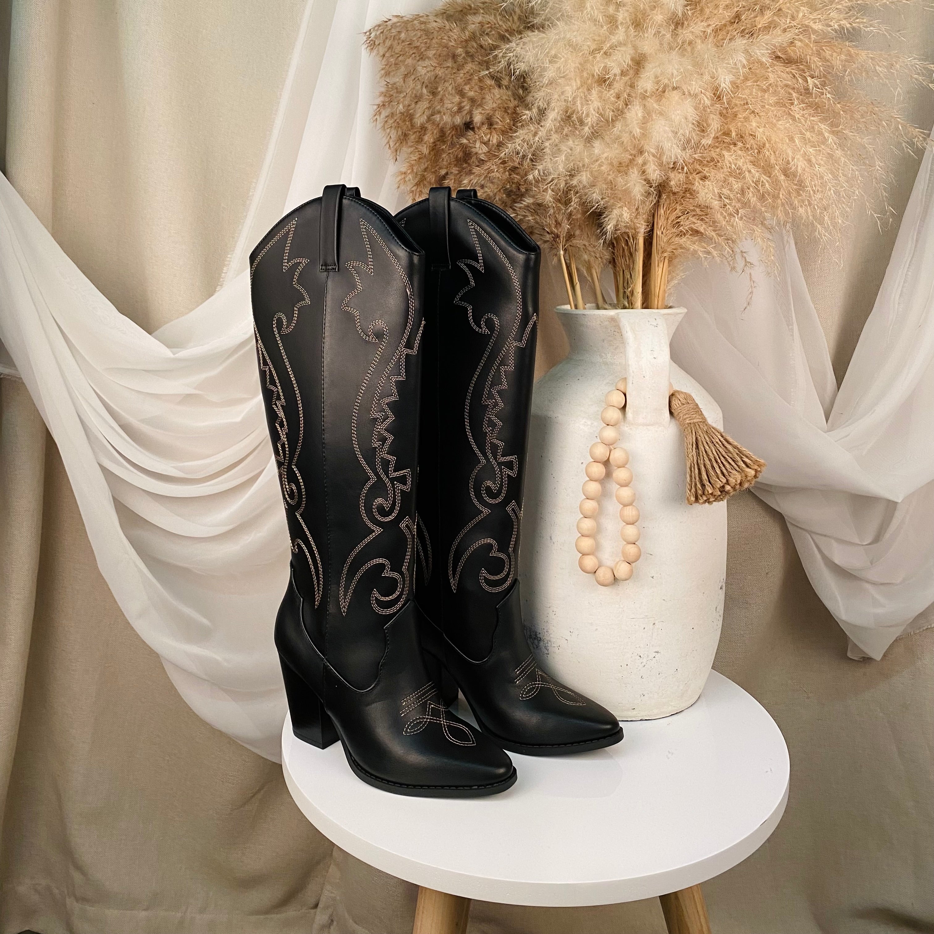 Devin Cowboy Boots (Black)