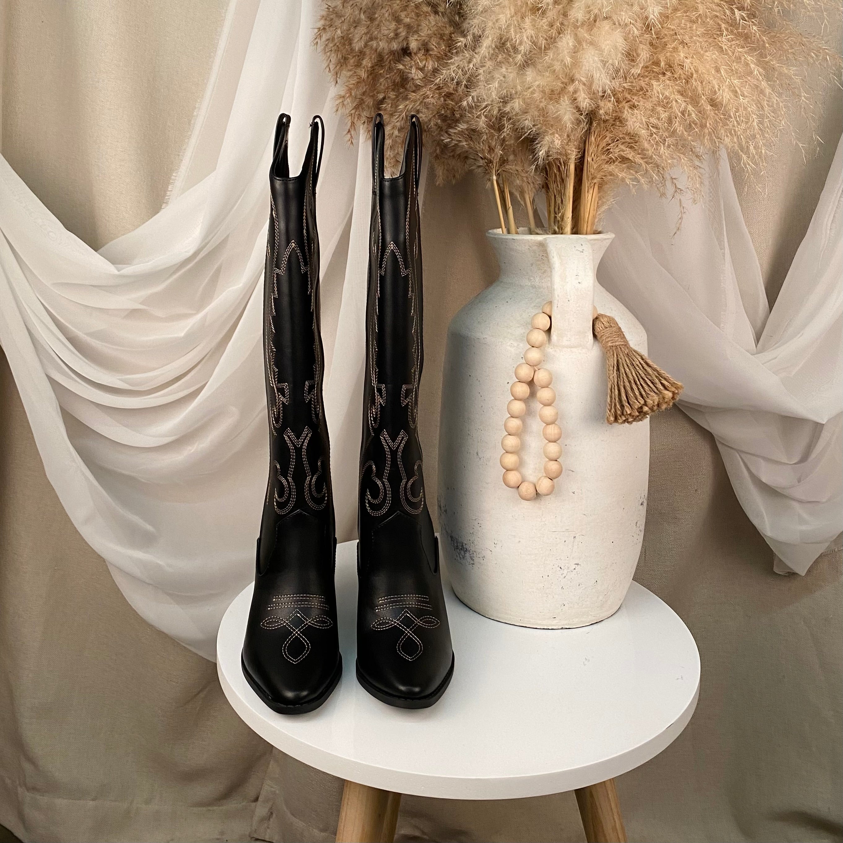 Devin Cowboy Boots (Black)
