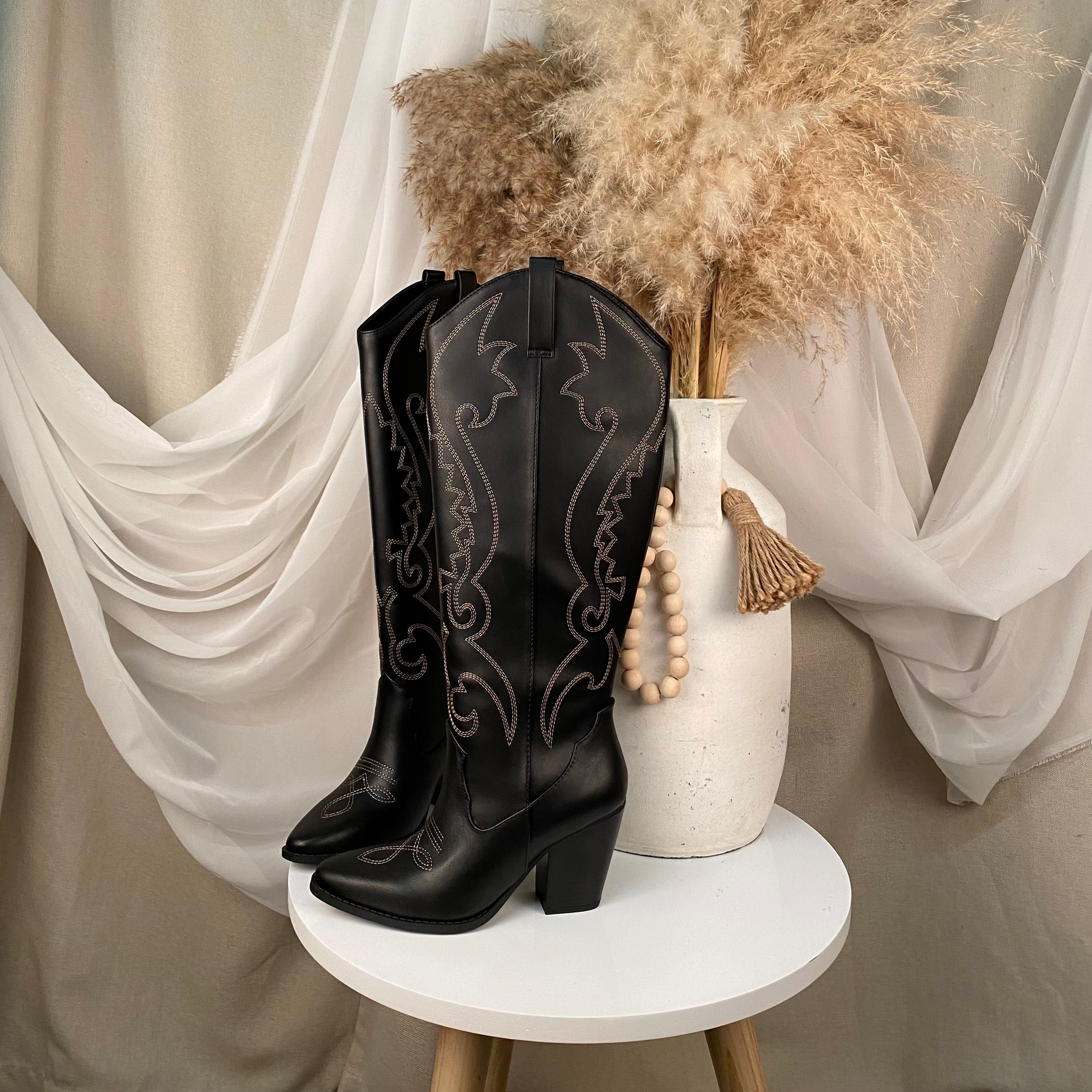 Devin Cowboy Boots (Black)