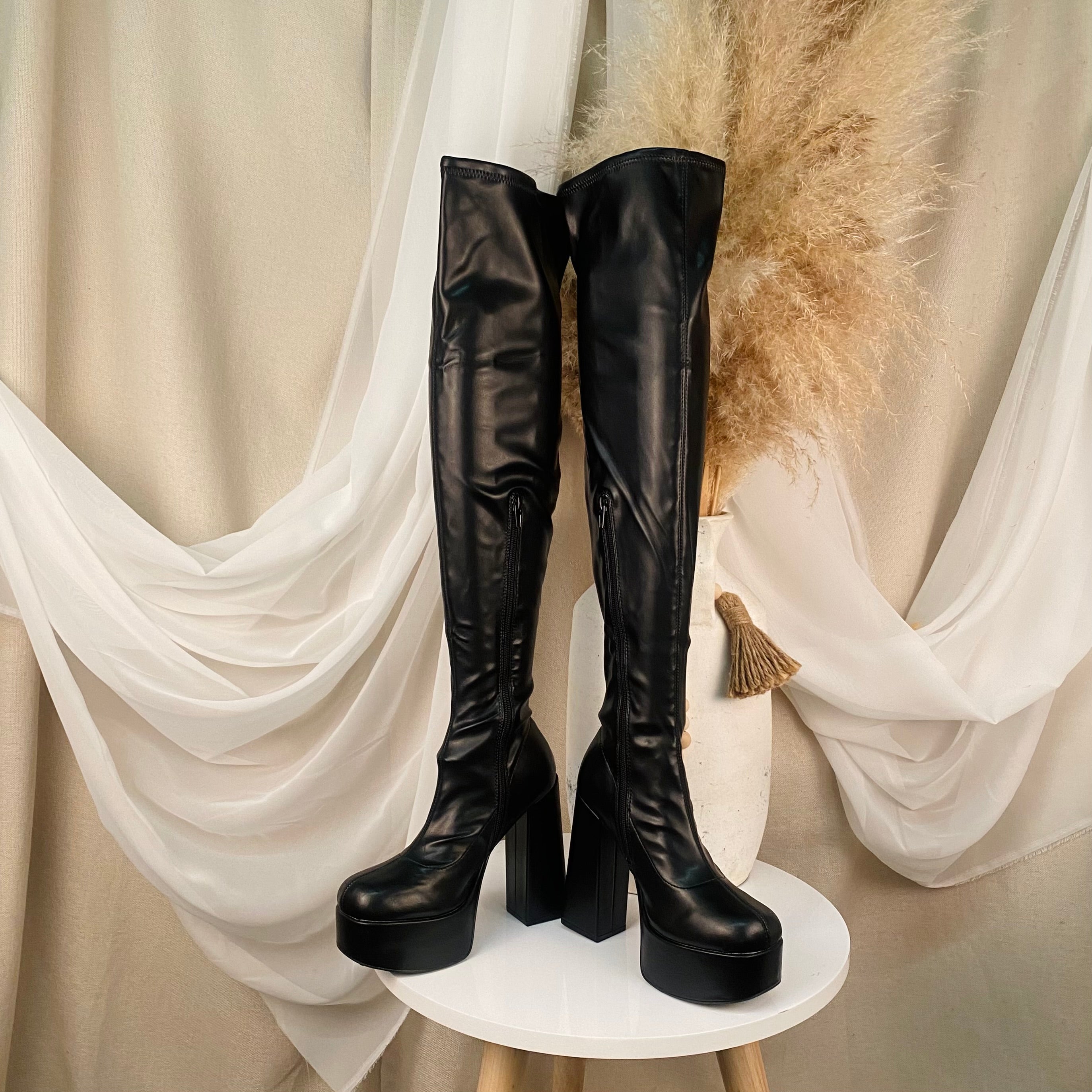 Ivy Leather Boots (Black)