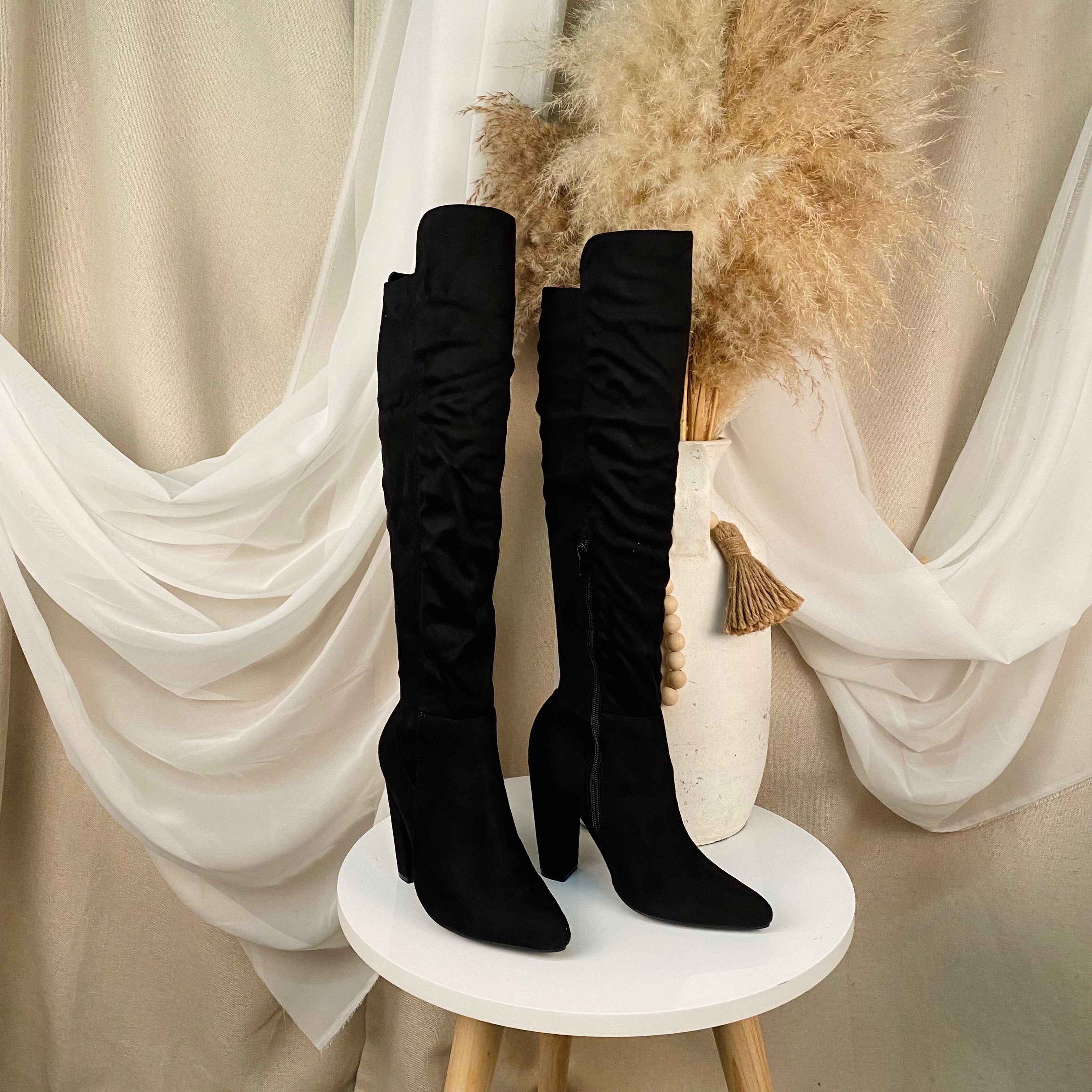 Leslie Suede Boots (Black)