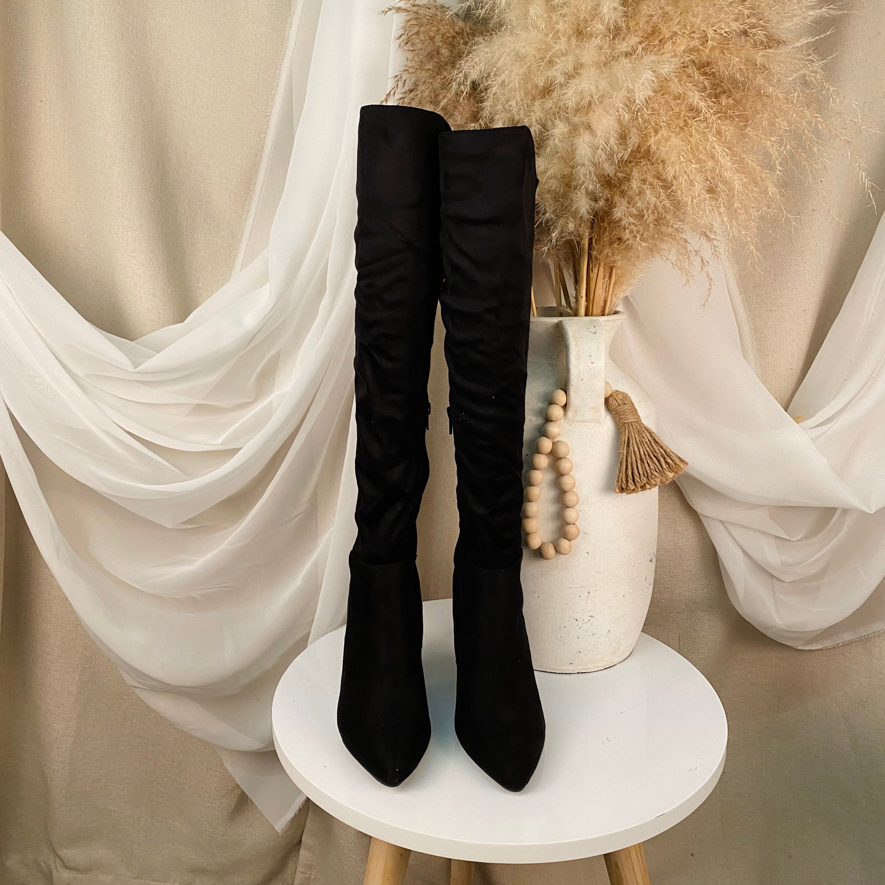 Leslie Suede Boots (Black)