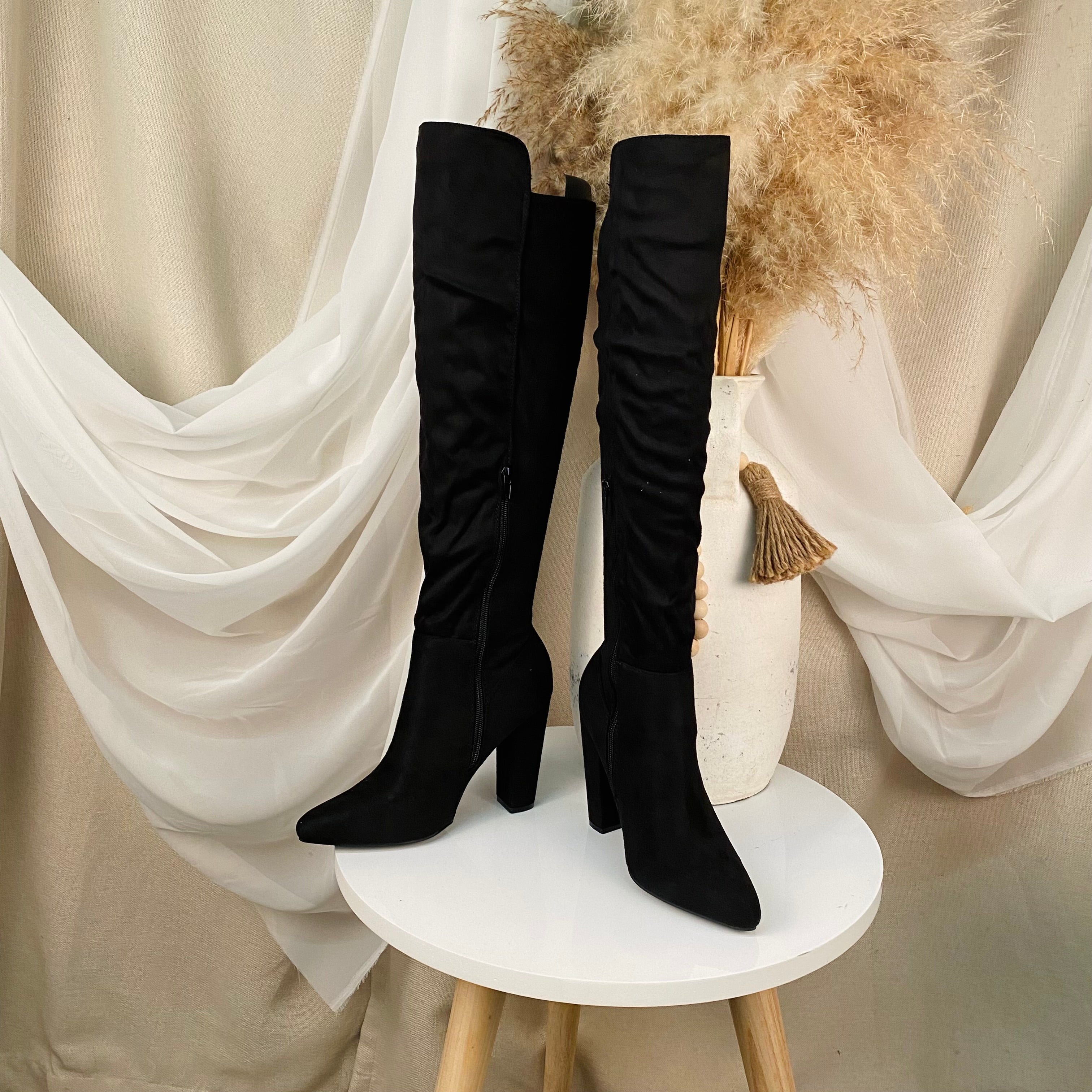 Leslie Suede Boots (Black)