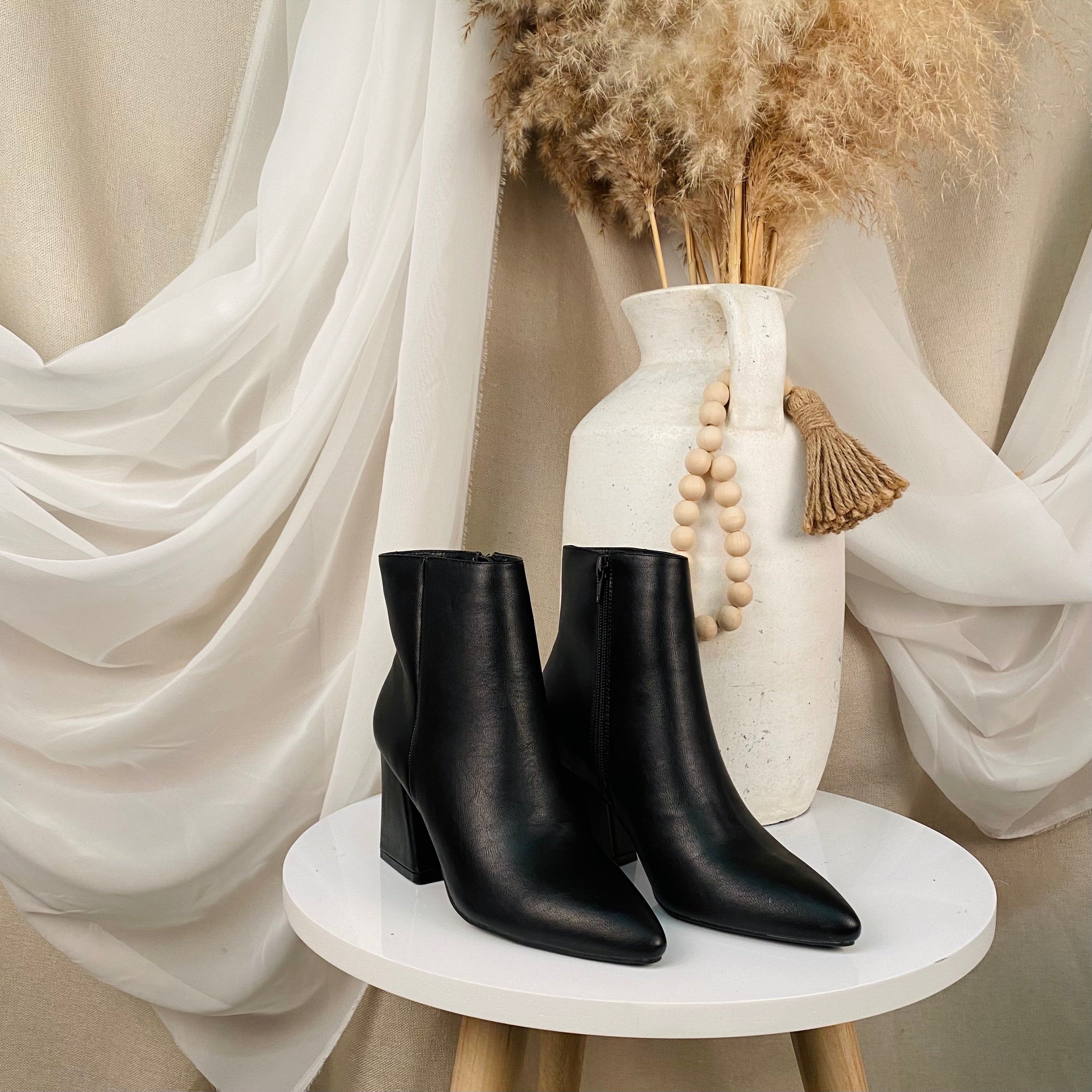Alyssa Booties (Black)