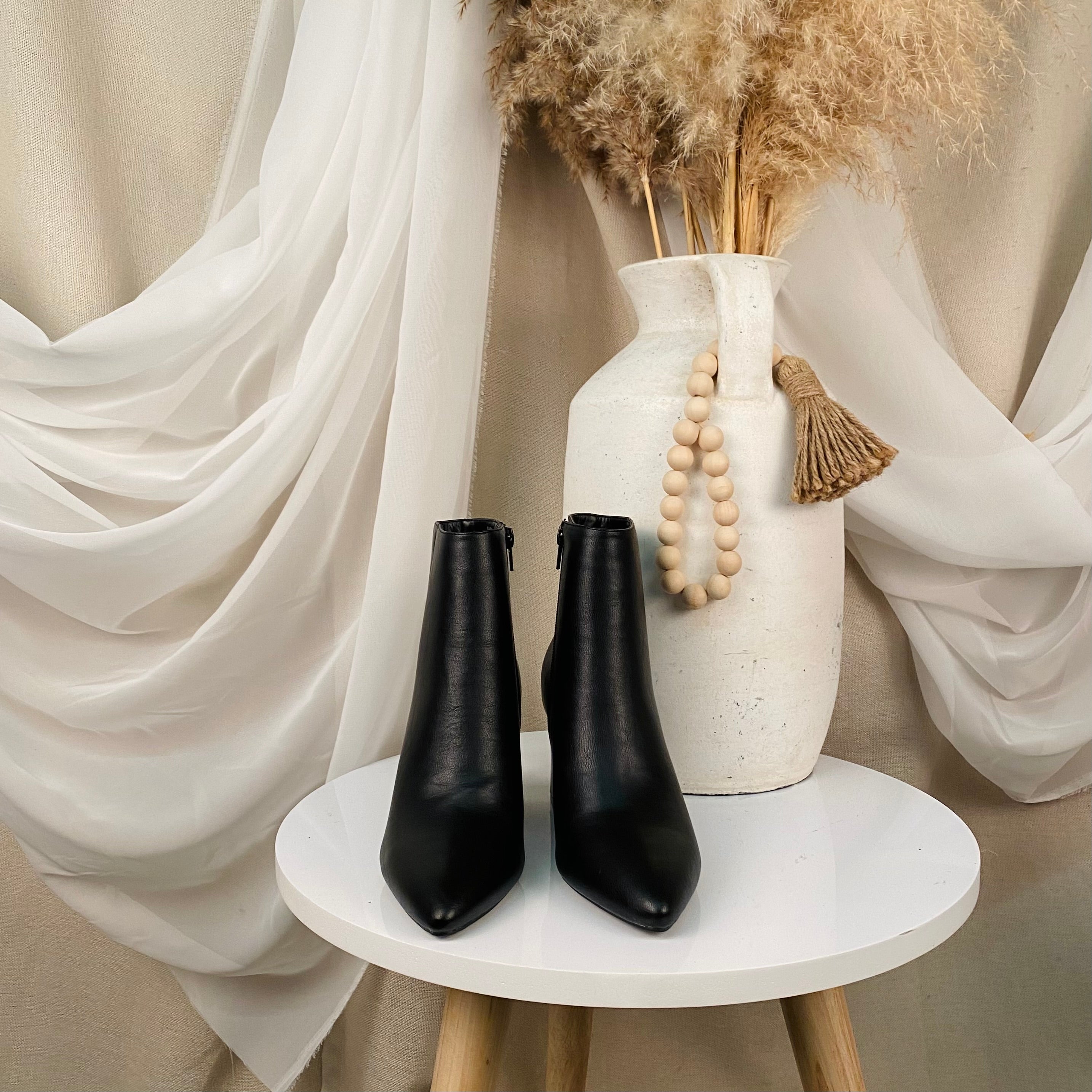 Alyssa Booties (Black)