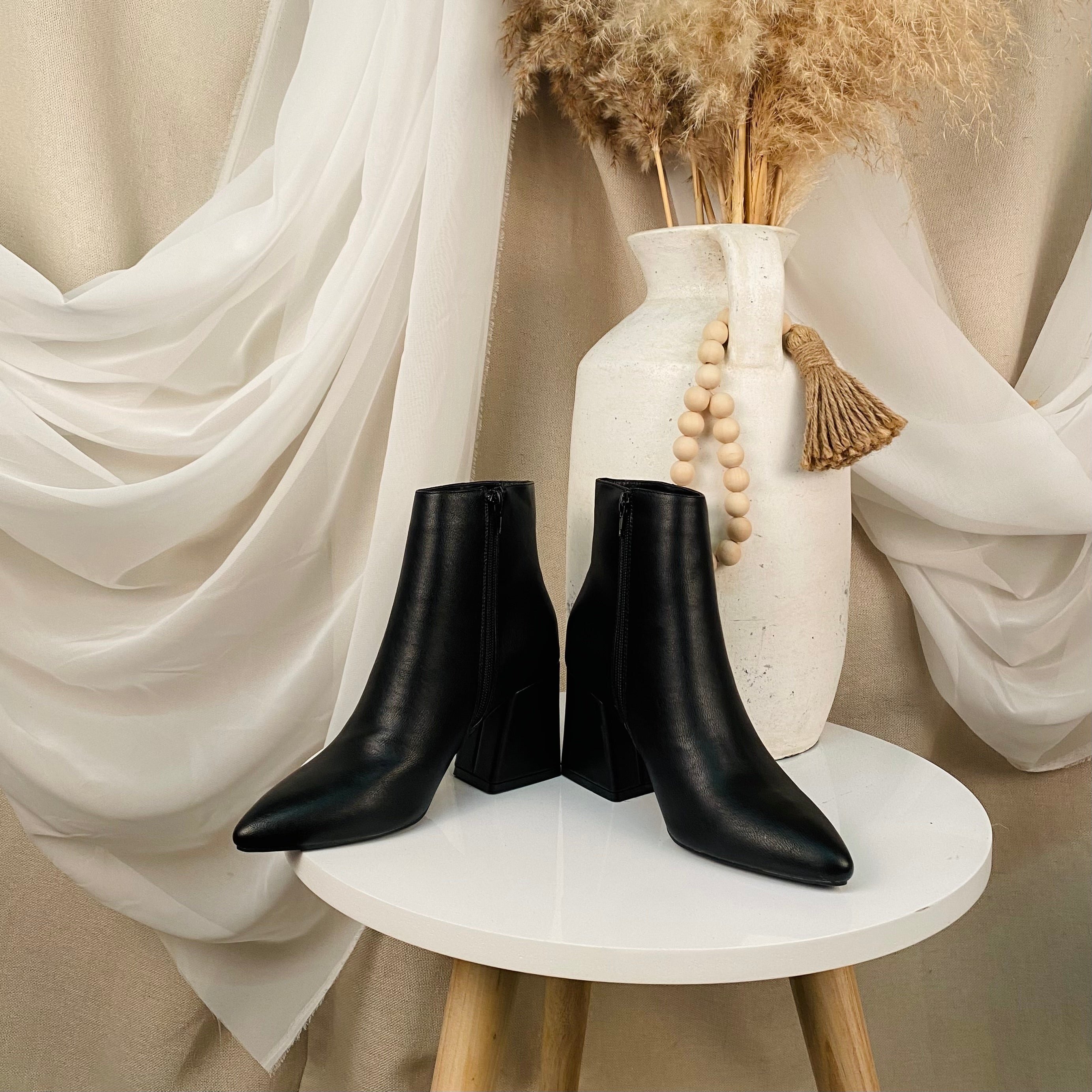 Alyssa Booties (Black)