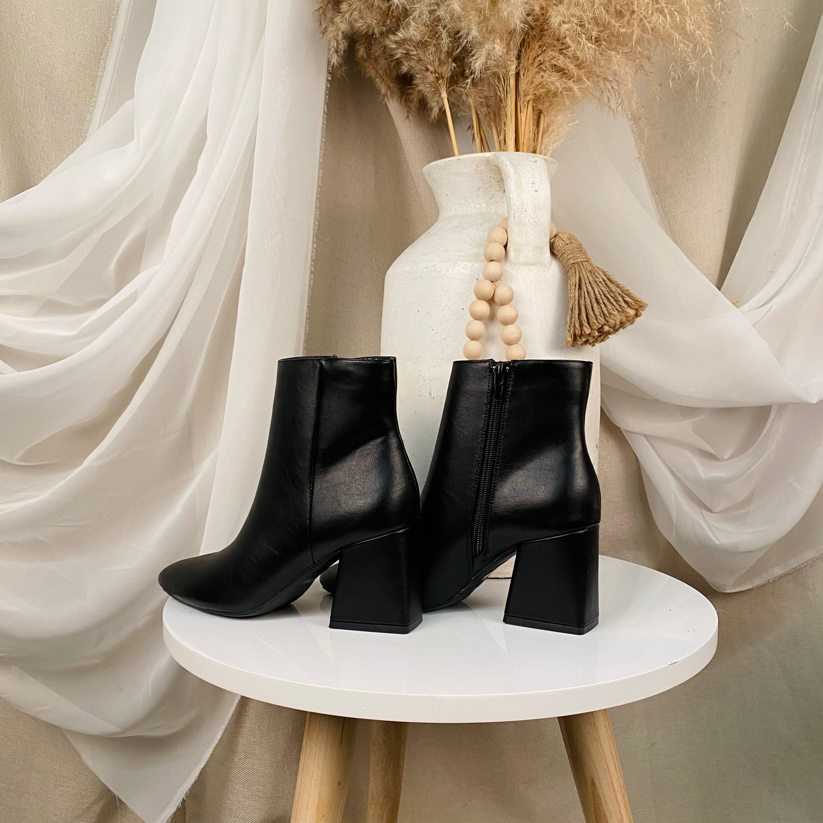 Alyssa Booties (Black)