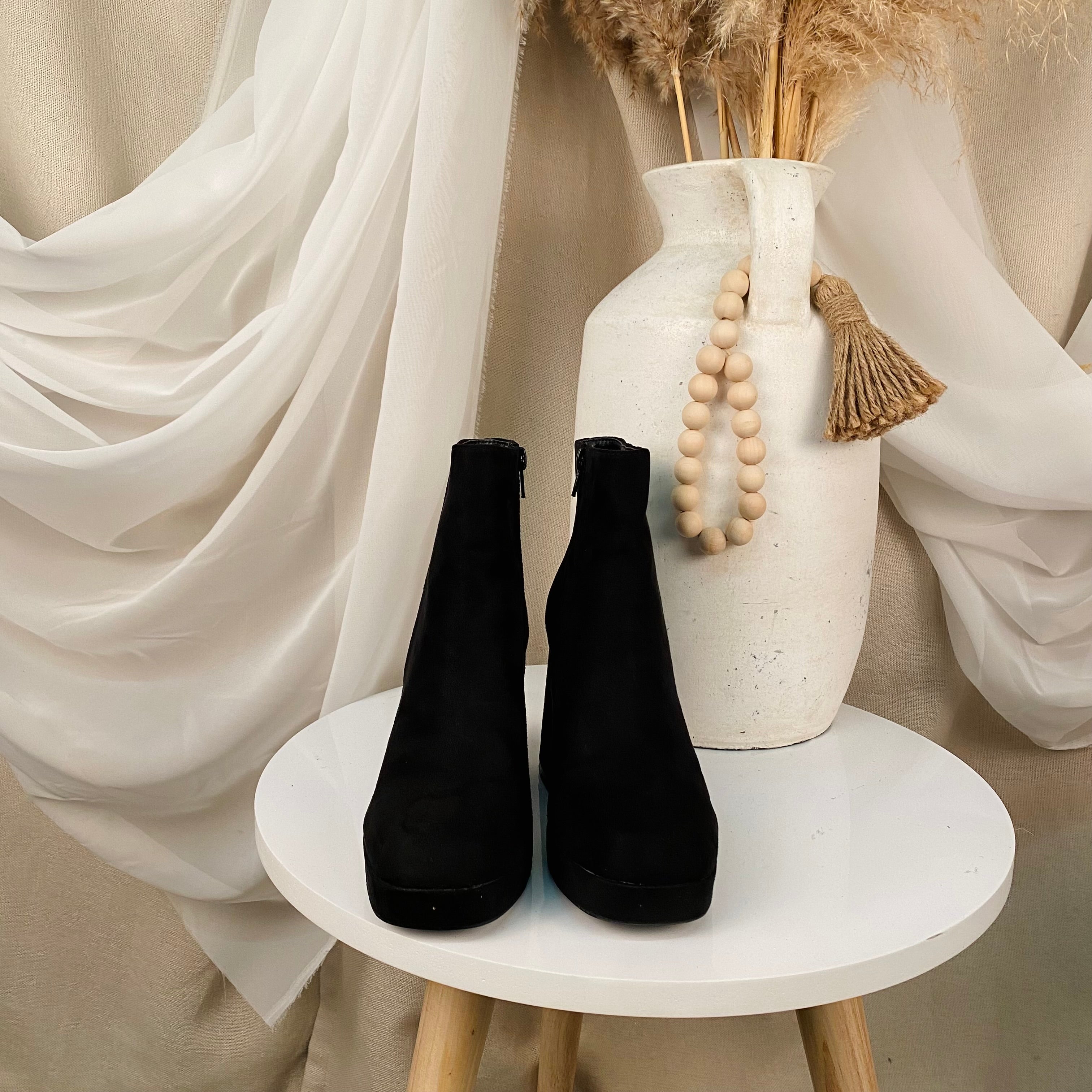 Tony Booties (Suede Black)