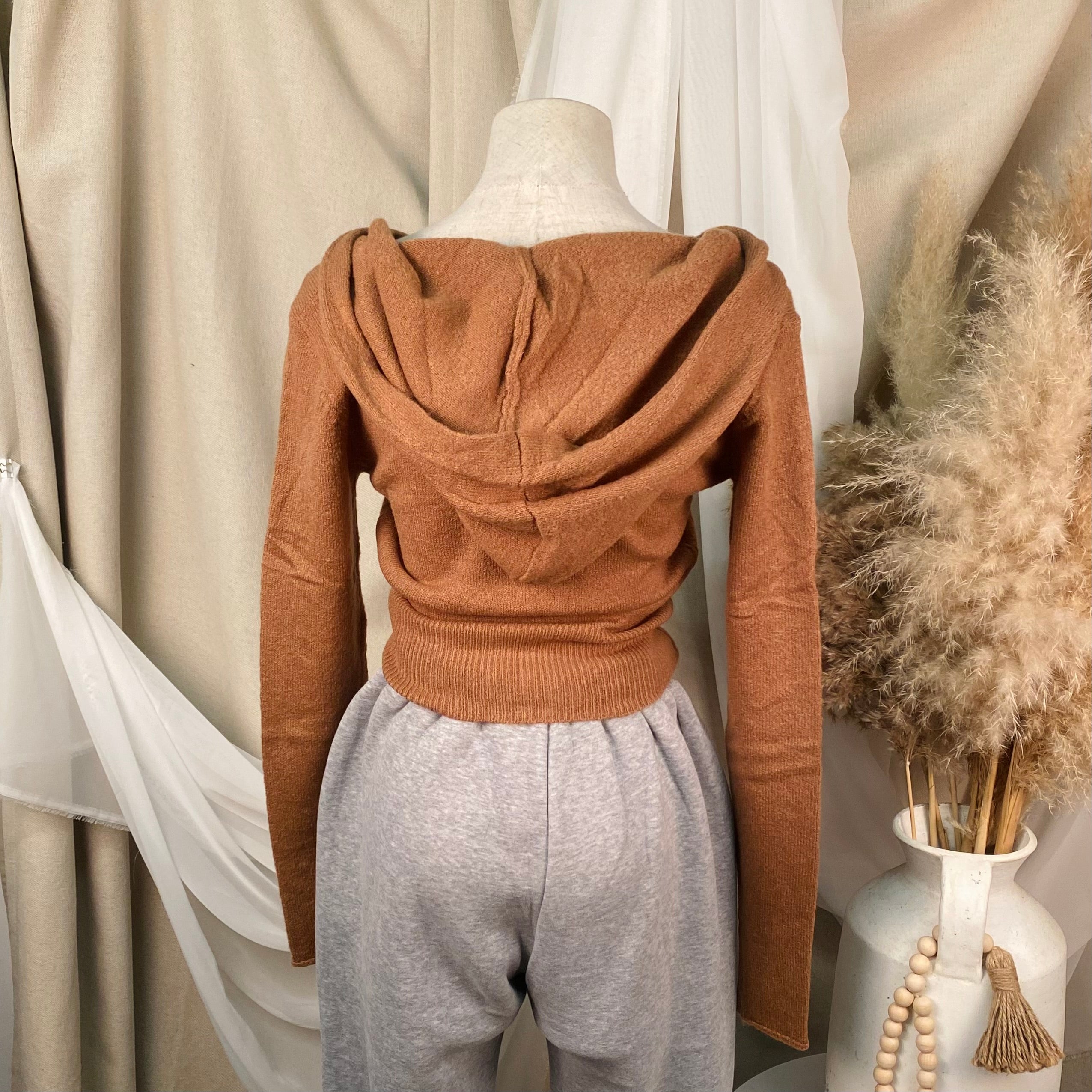 Kathie Crop Sweater (Cafe)
