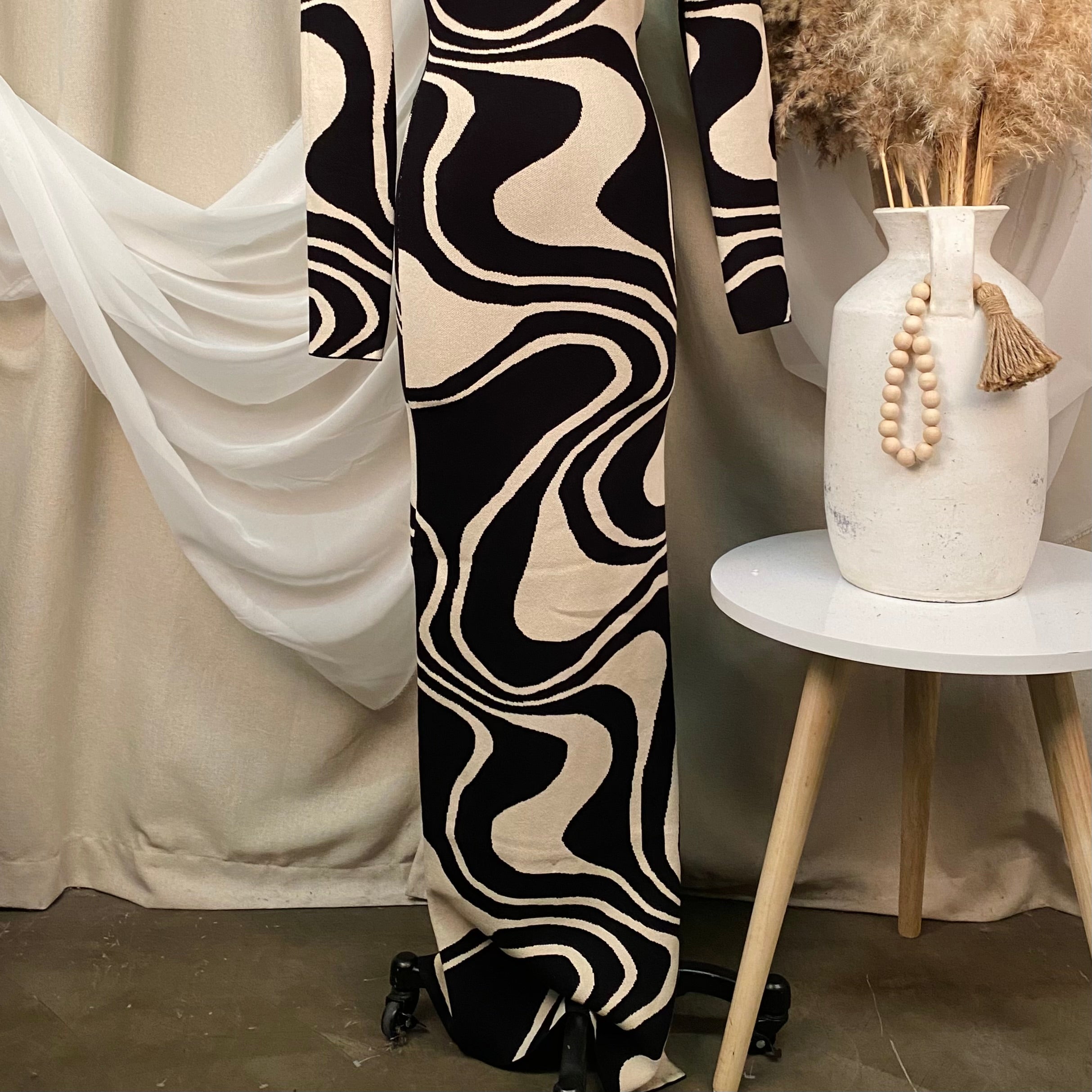 Steve Long Dress (Black)