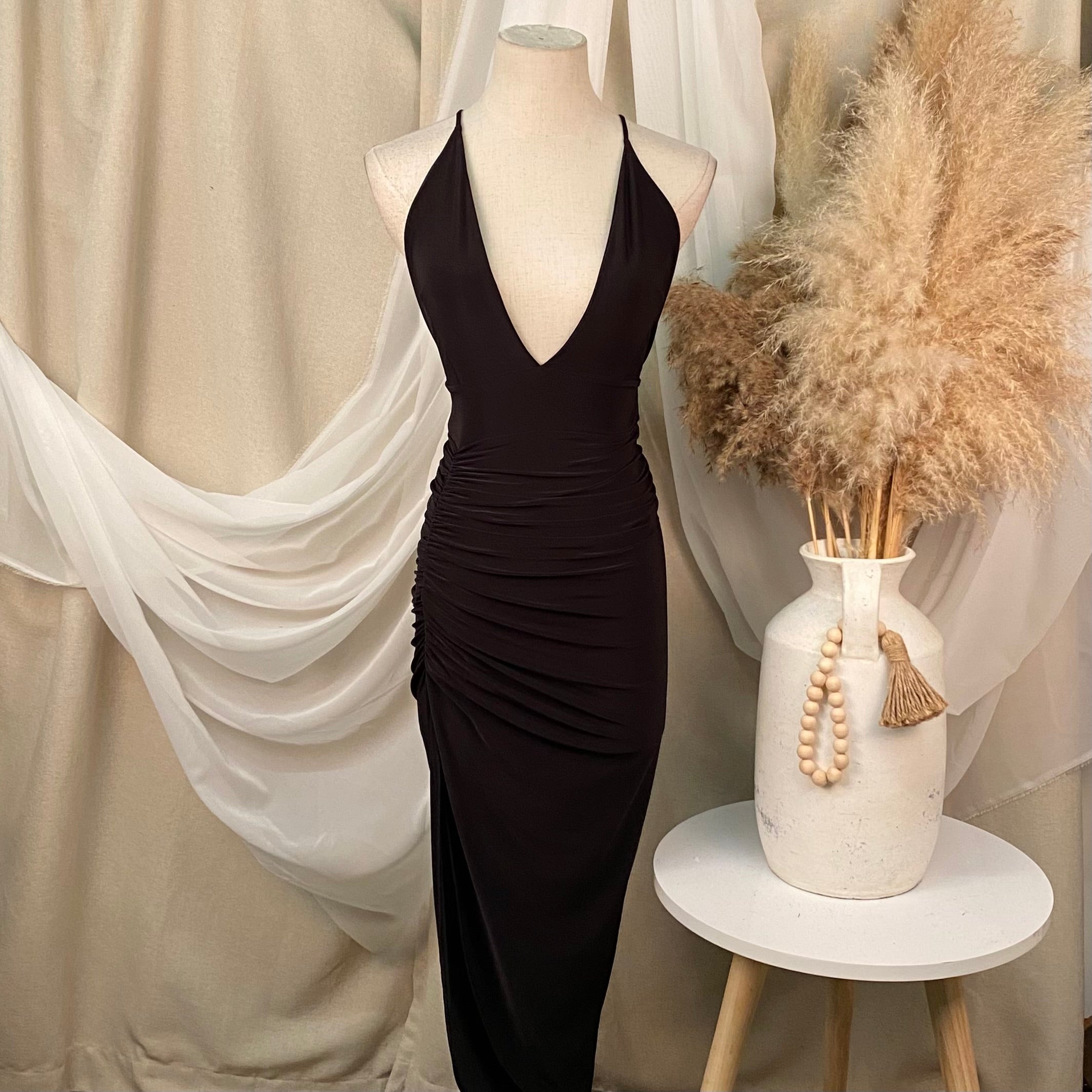 Vivan Halter Dress (Black)