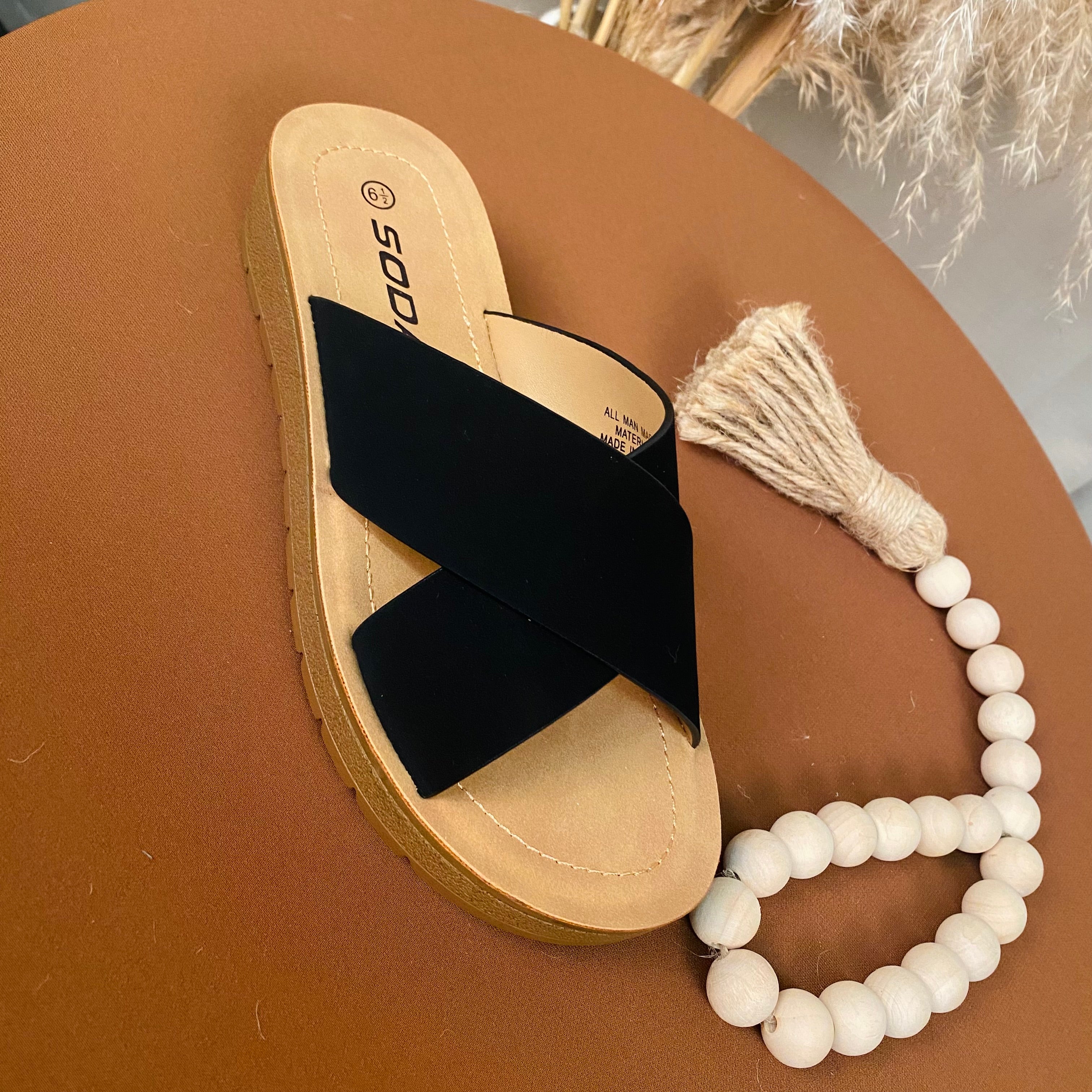 Eliana Sandals (Black)