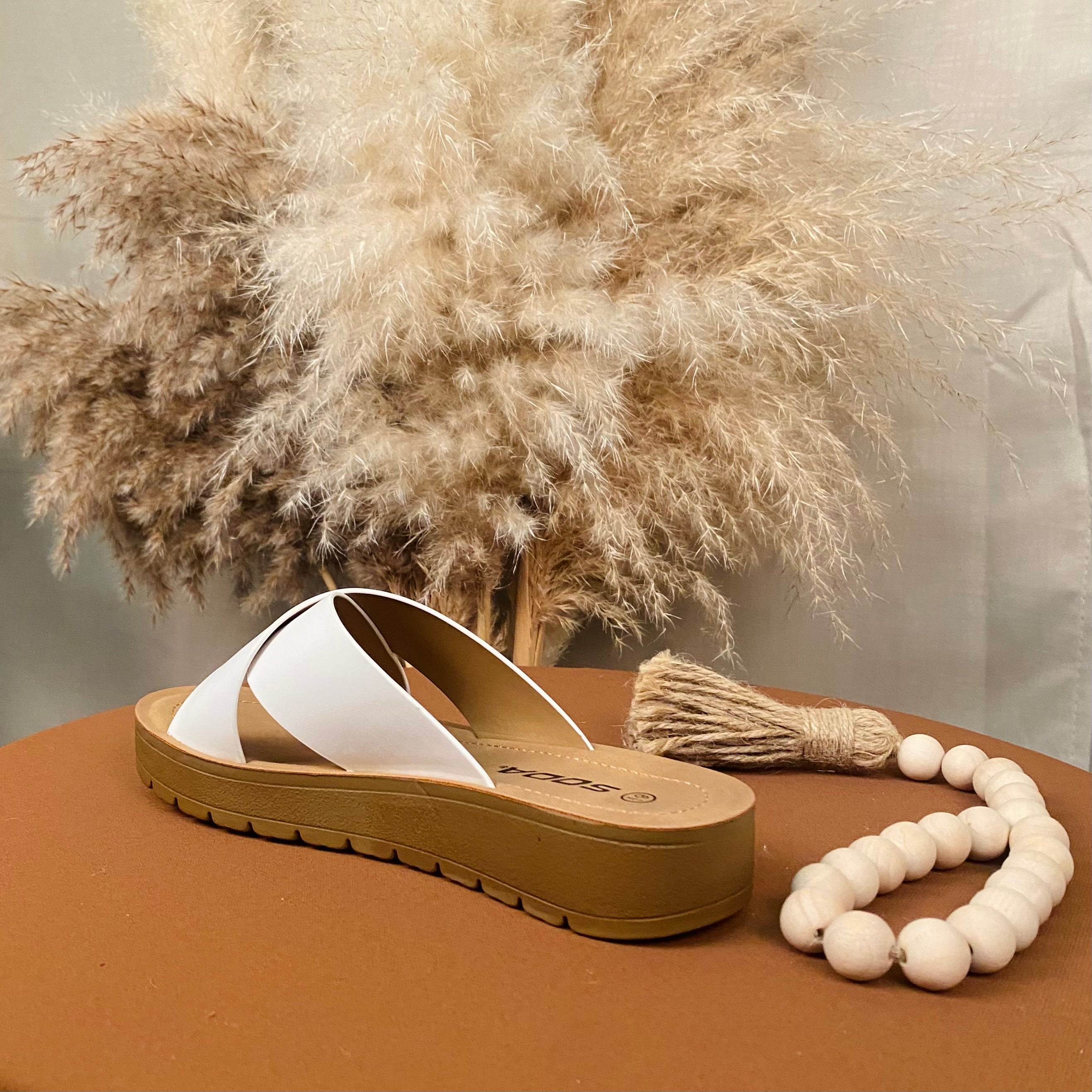 Eliana Sandals (White)