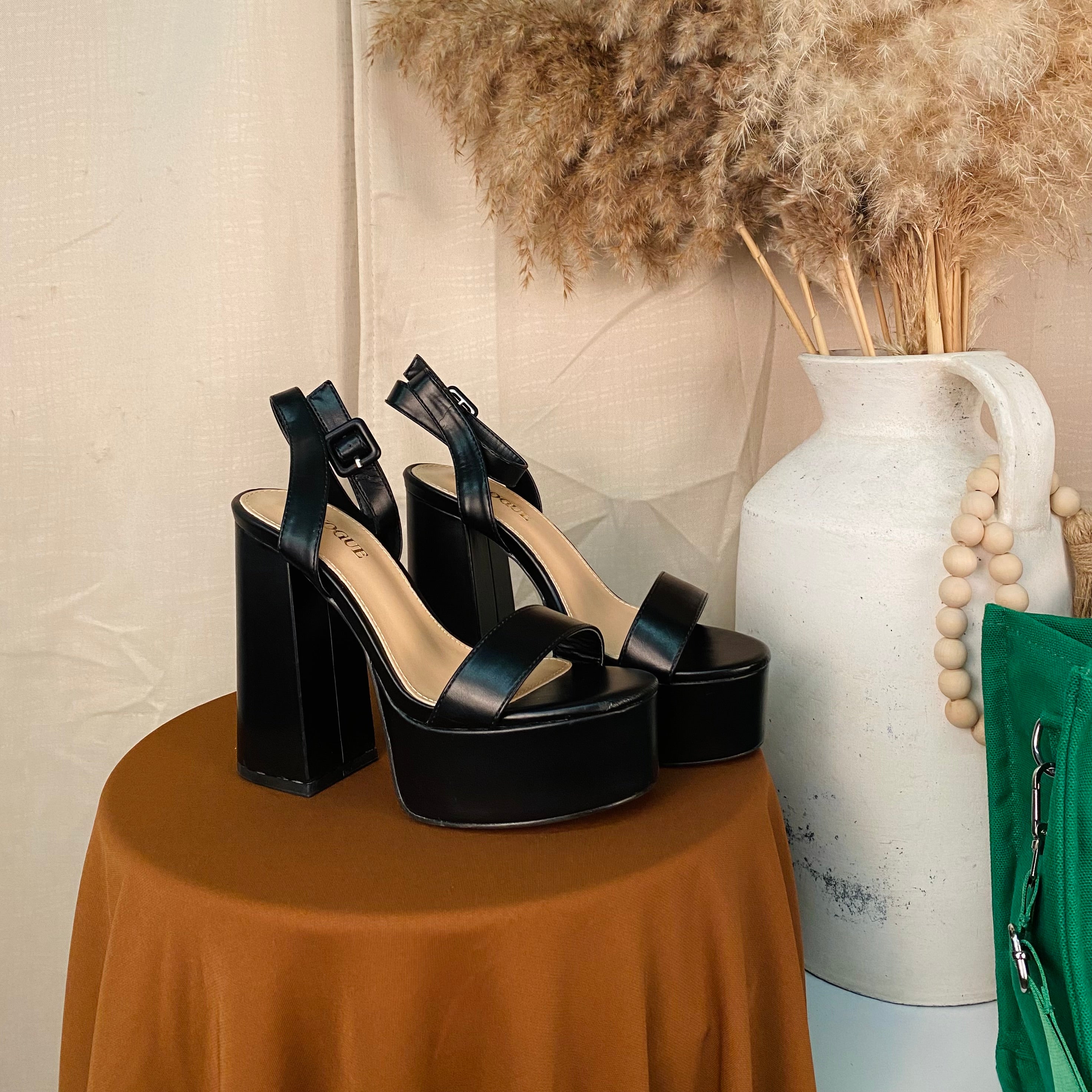 Lizbeth Platform Heels (Black)