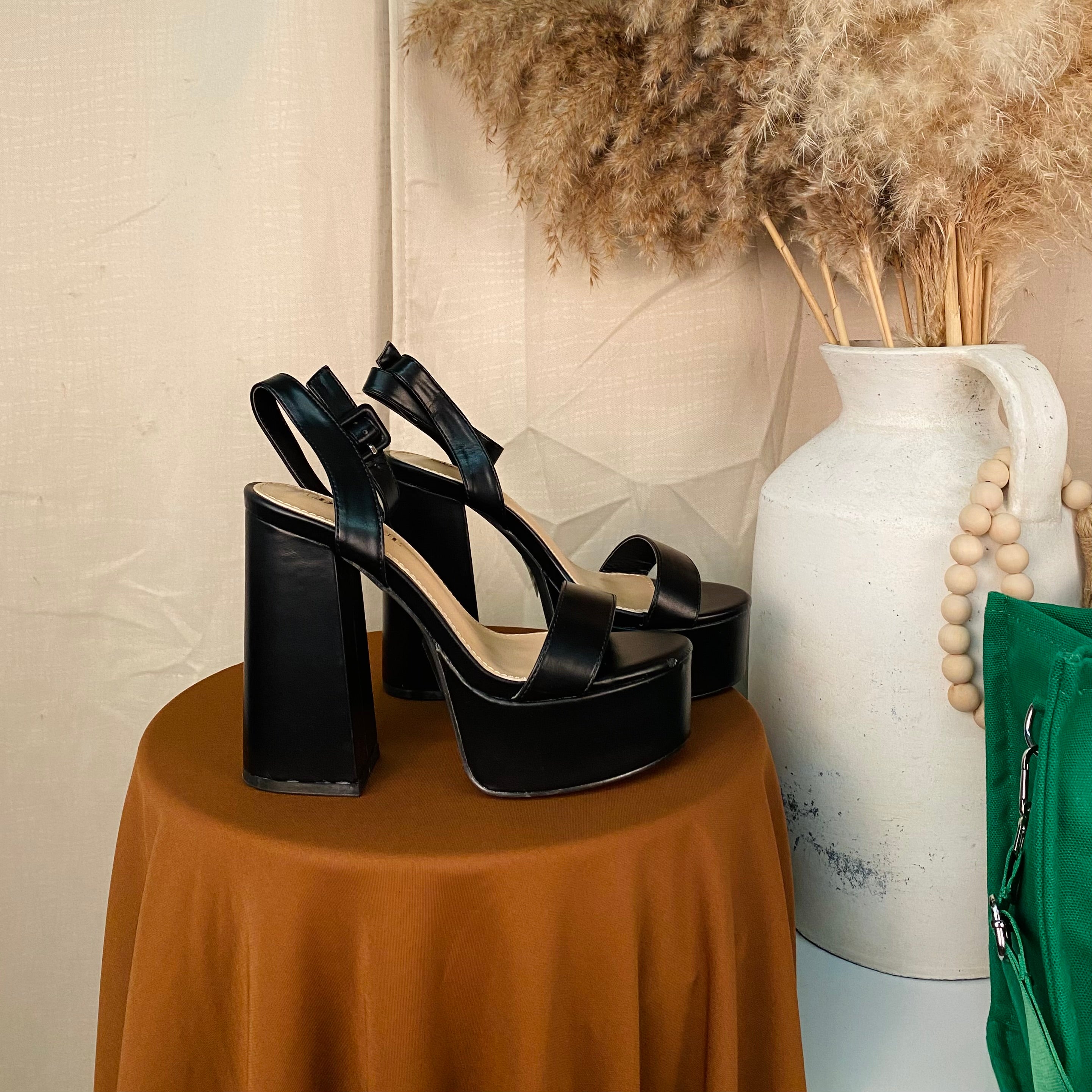 Lizbeth Platform Heels (Black)