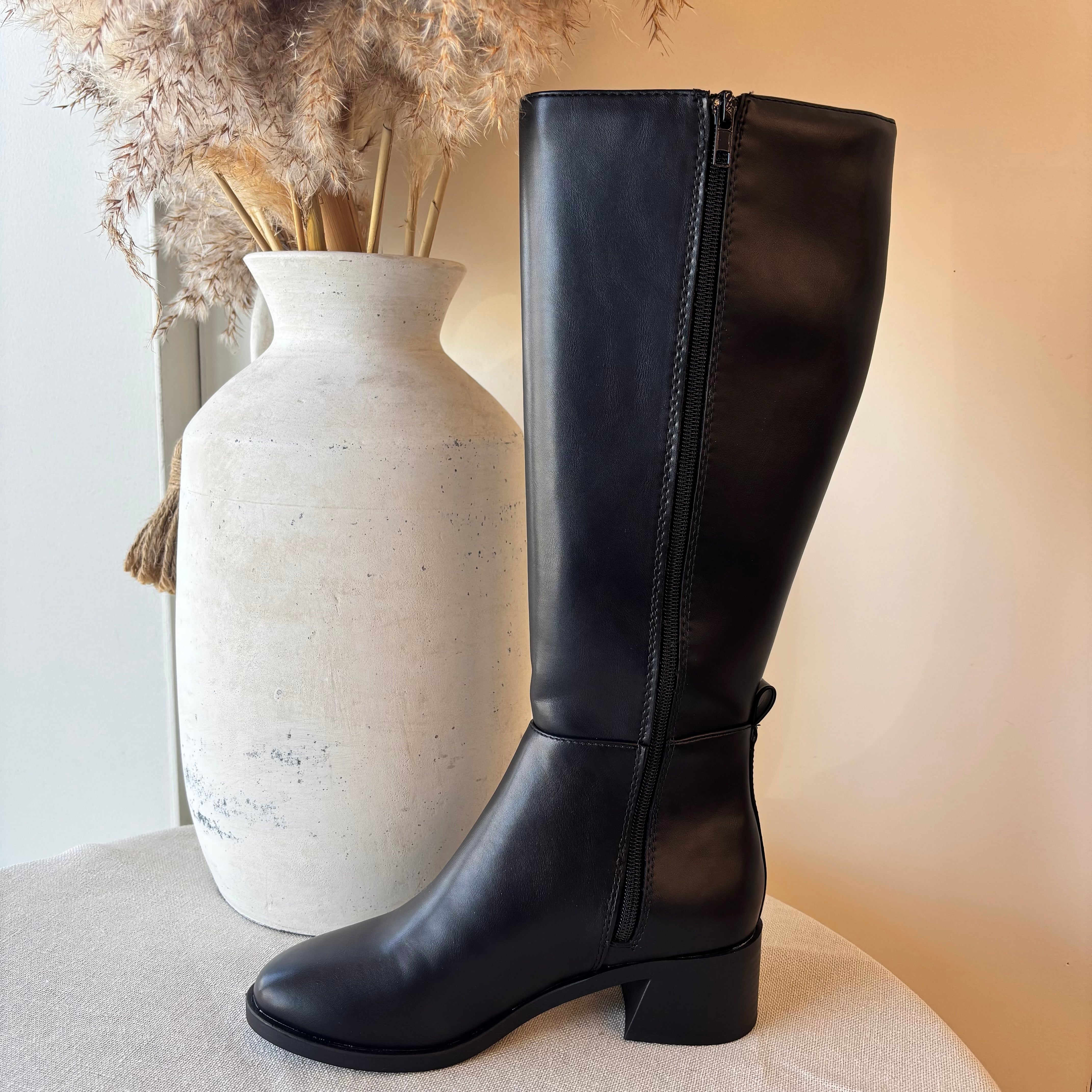 Julie Boots (Black)