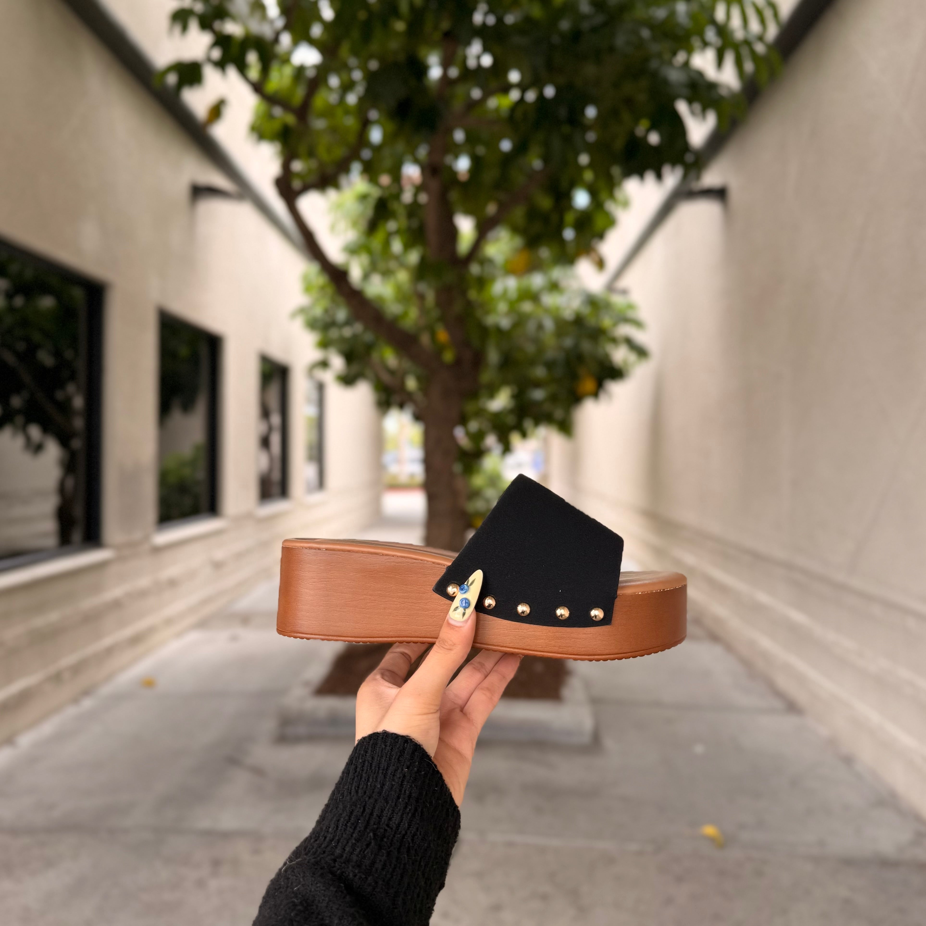Bella Slip On Chunky Sandals (Black)