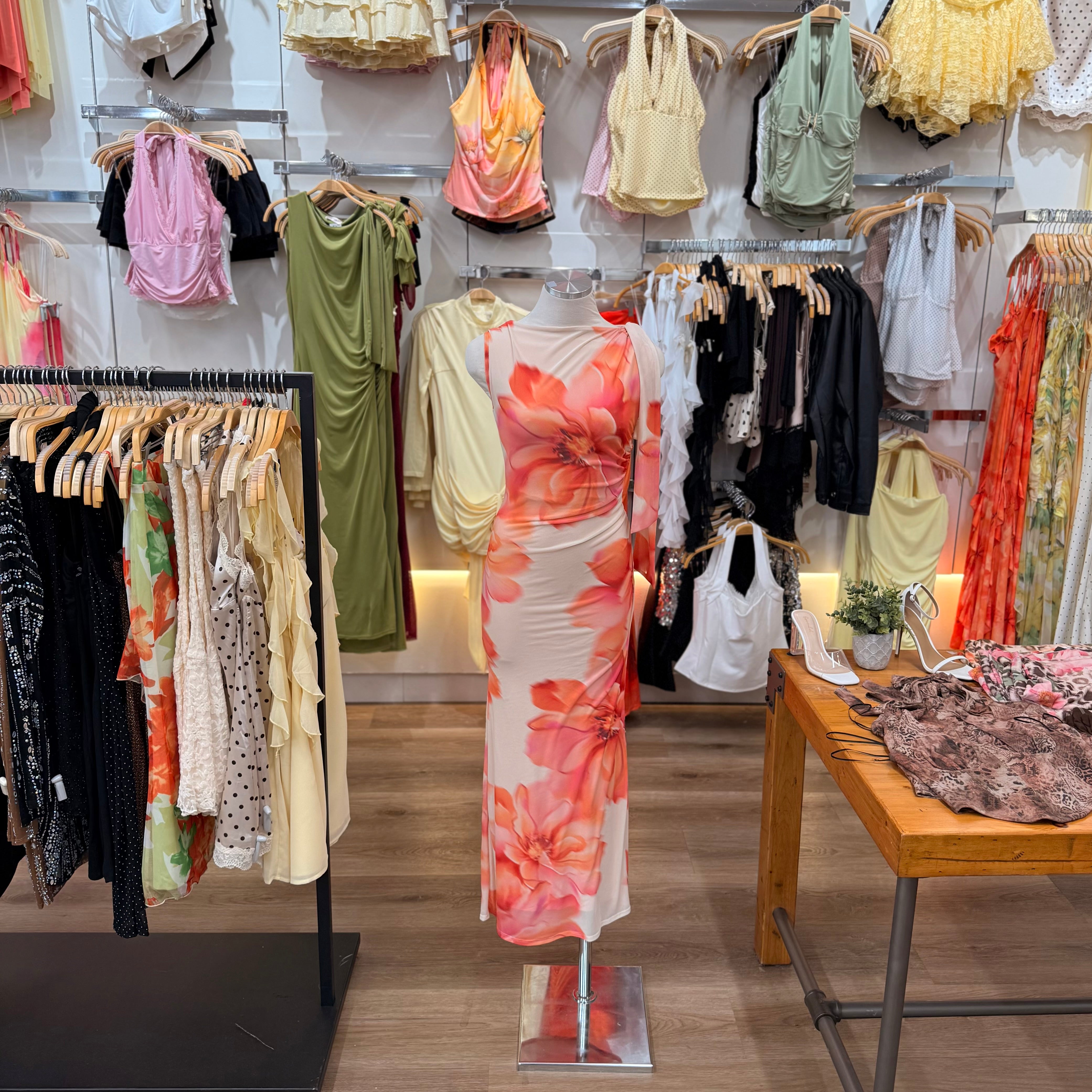 Daphne Dress (Coral)