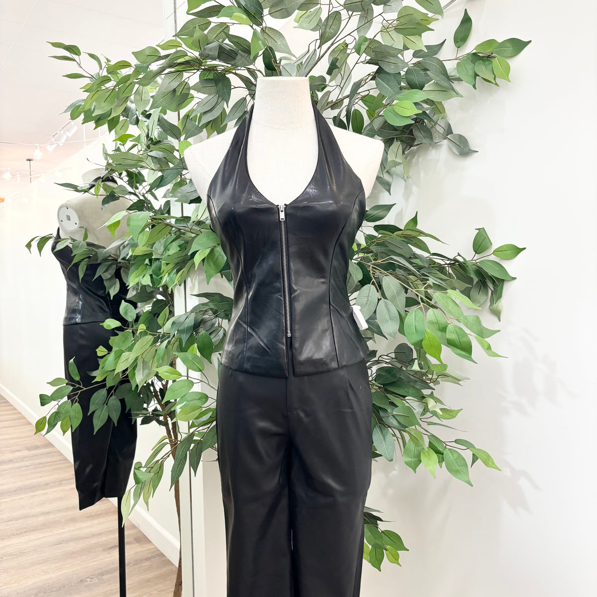 Italia Capri Pants (Black)