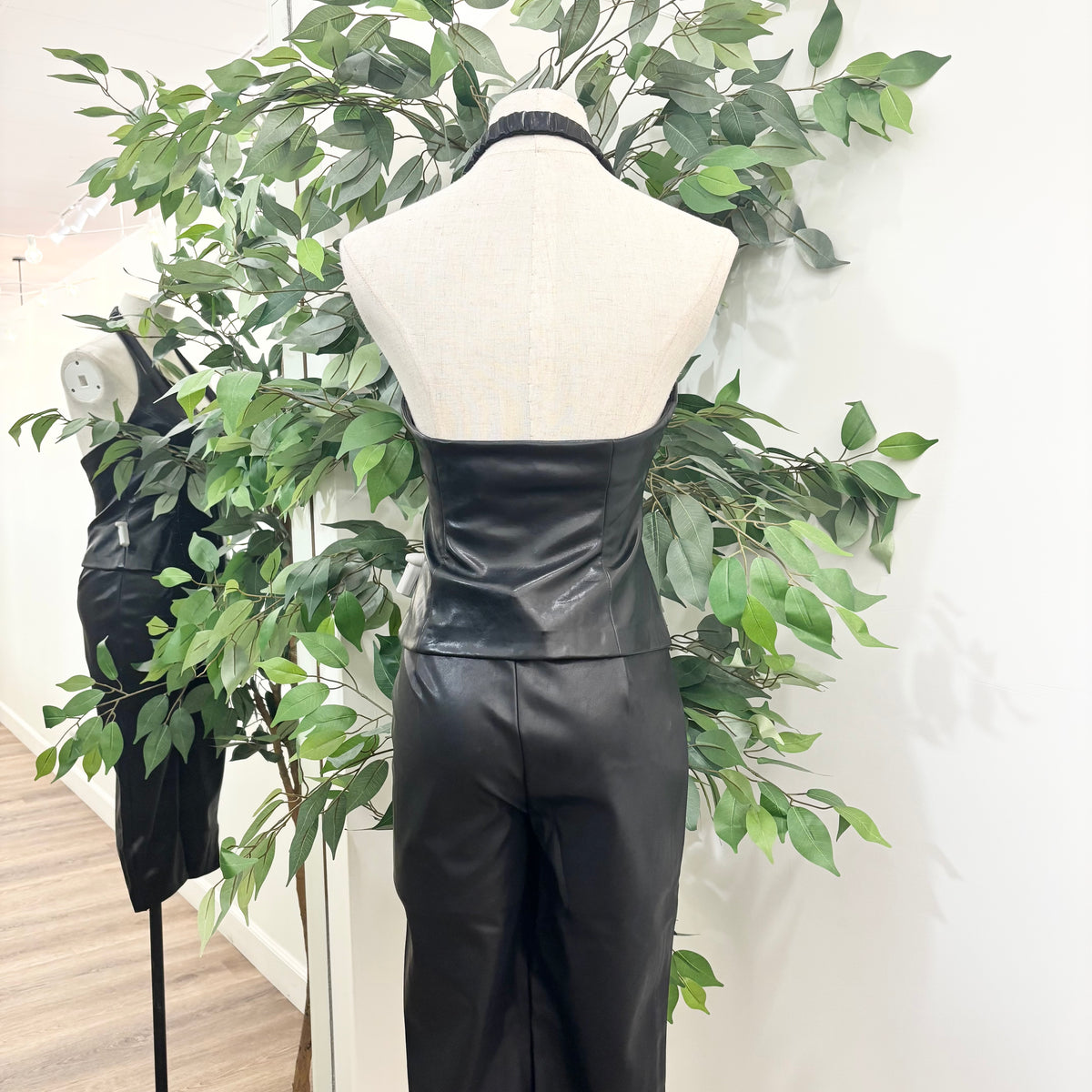 Italia Capri Pants (Black)
