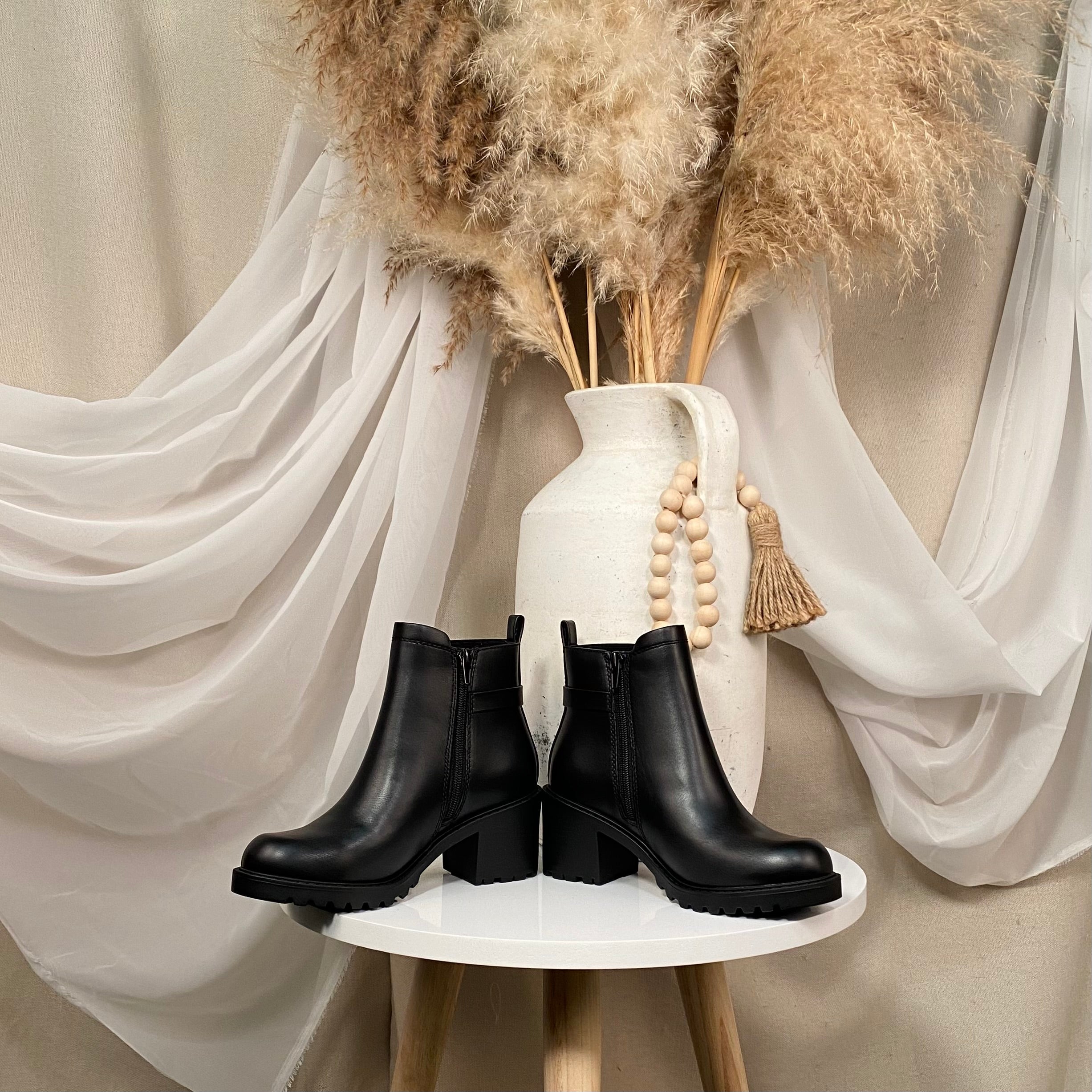 Johnny Booties (Black)