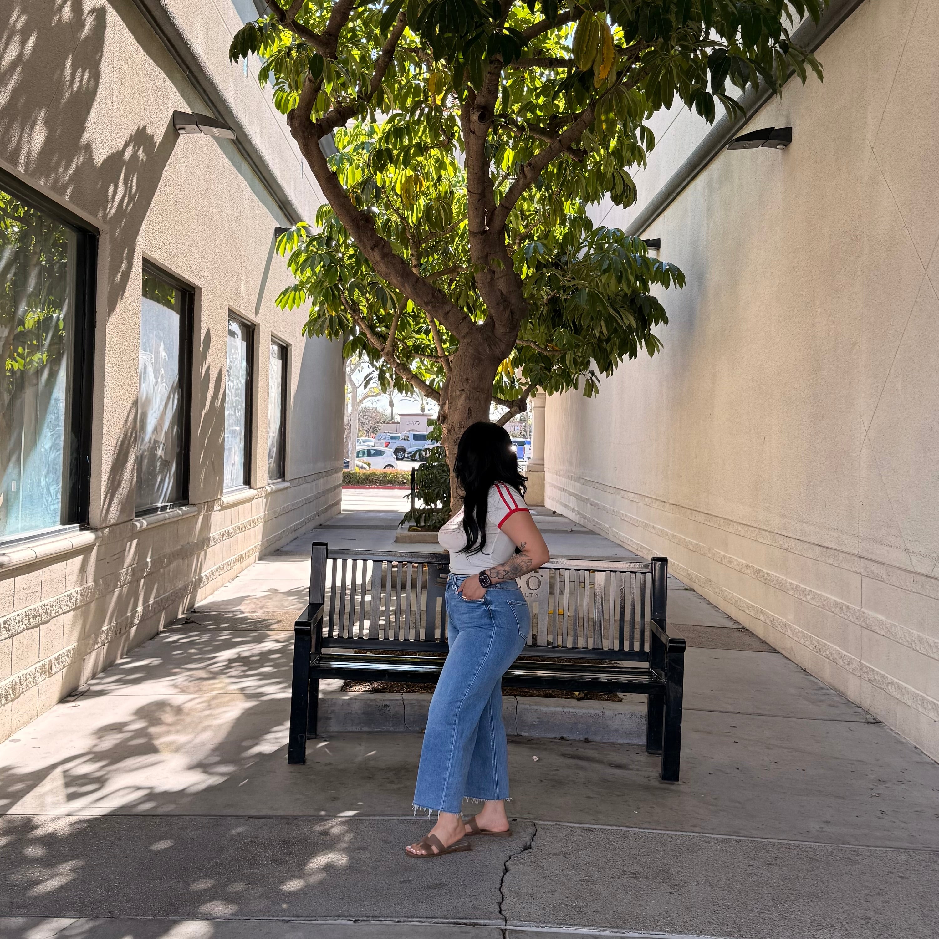 Abraham High Rise Wide Leg Jeans (Med)