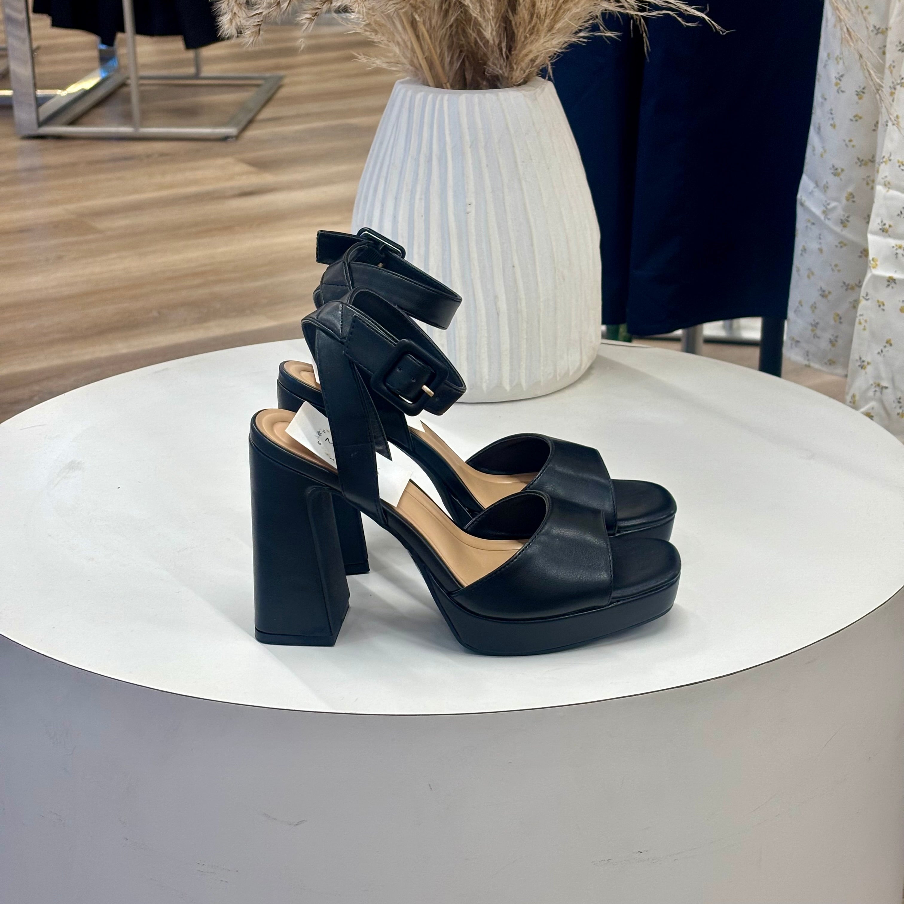 NIck Heels (Black)