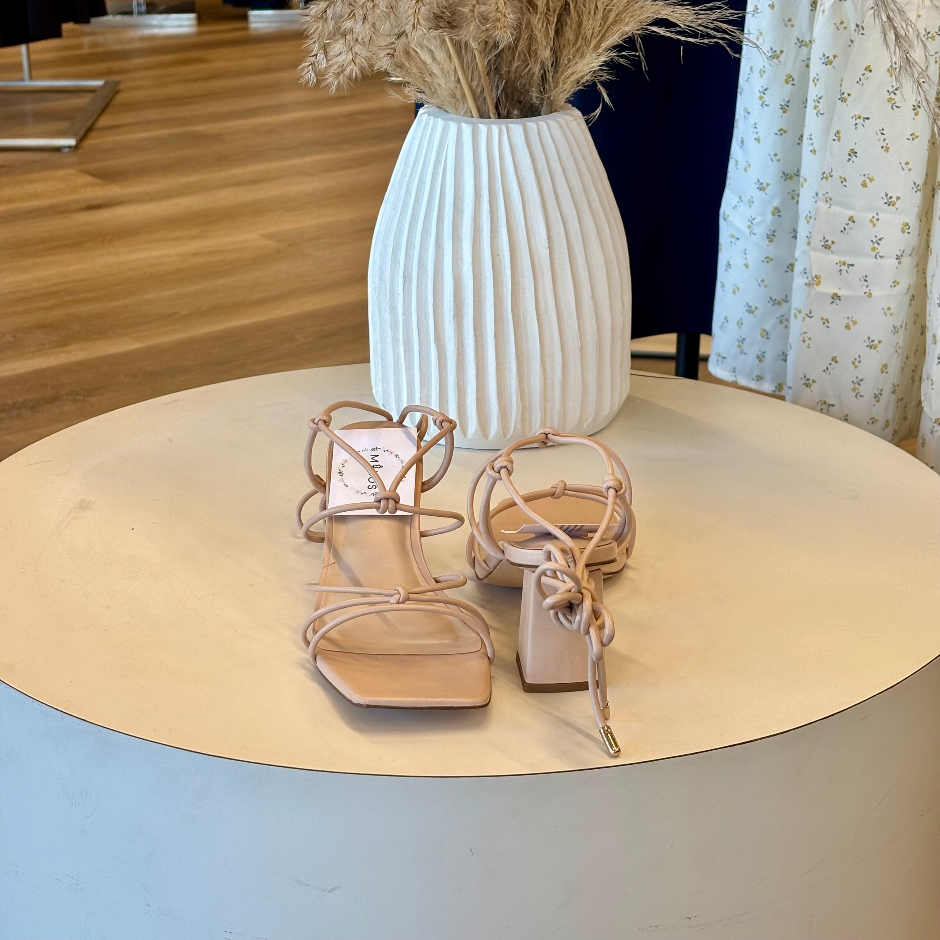 Jennifer Heels (Nude)