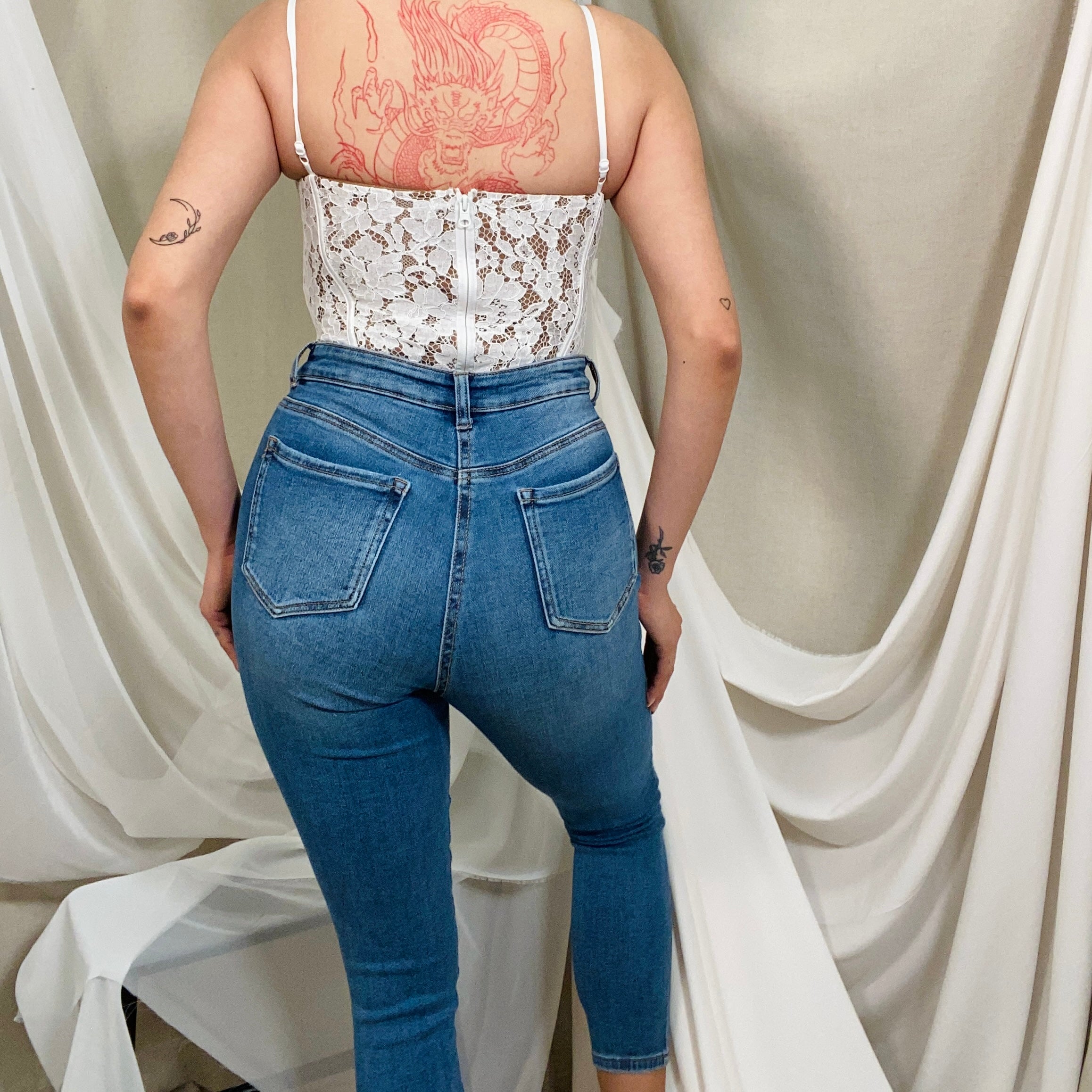 Brielle High Rise Jeans Med)