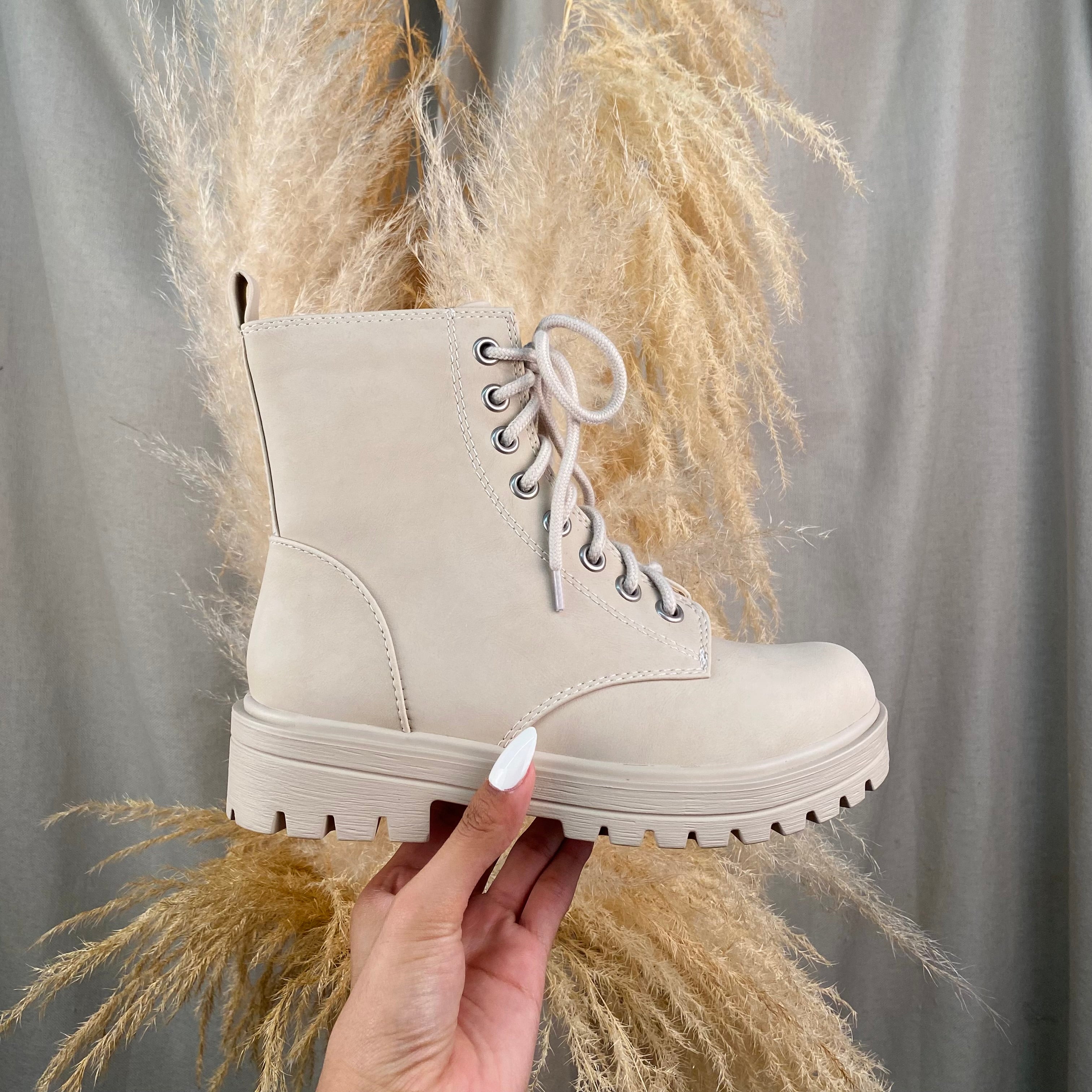 Marcus Combat Boots (Beige)