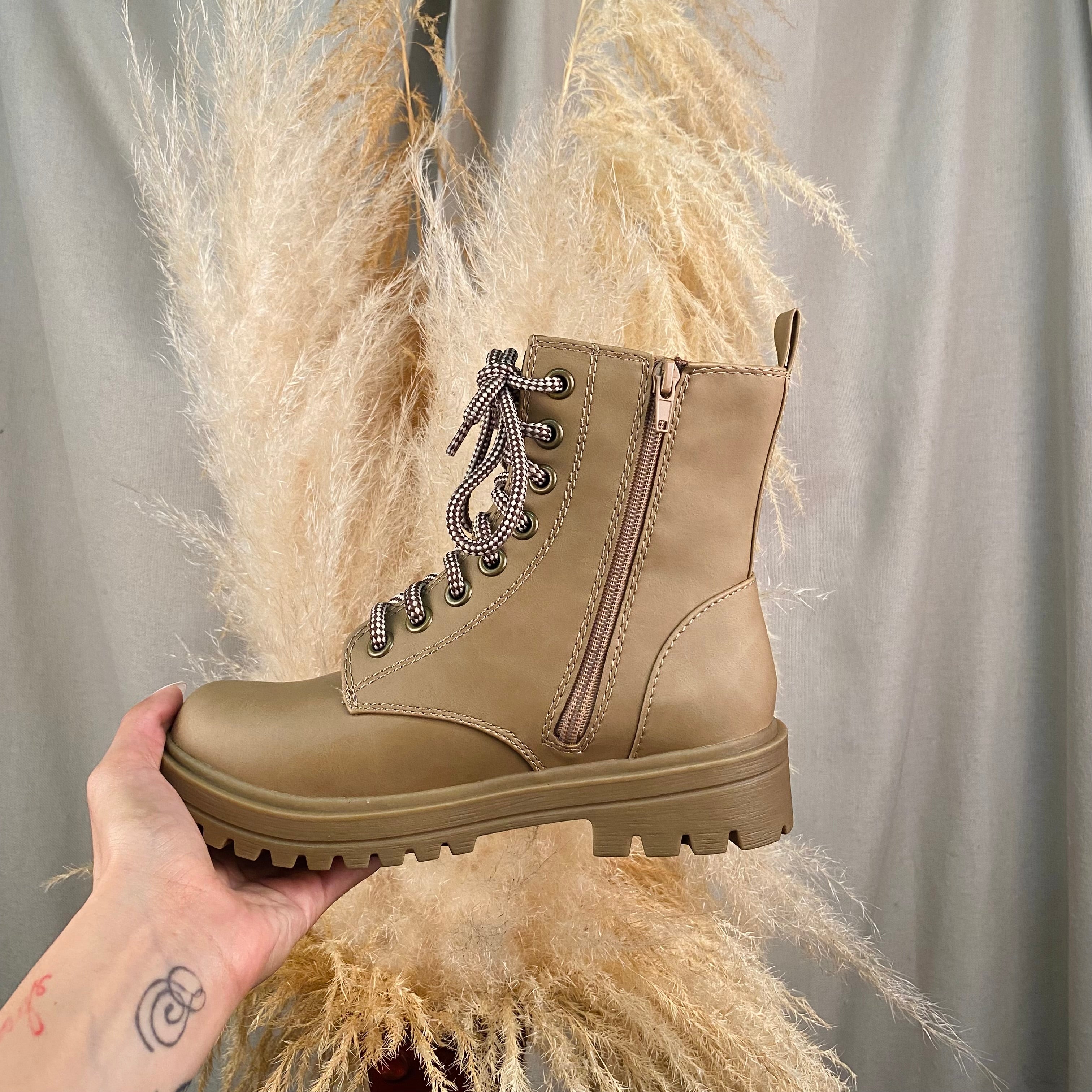 Marcus Combat Boots (Camel)