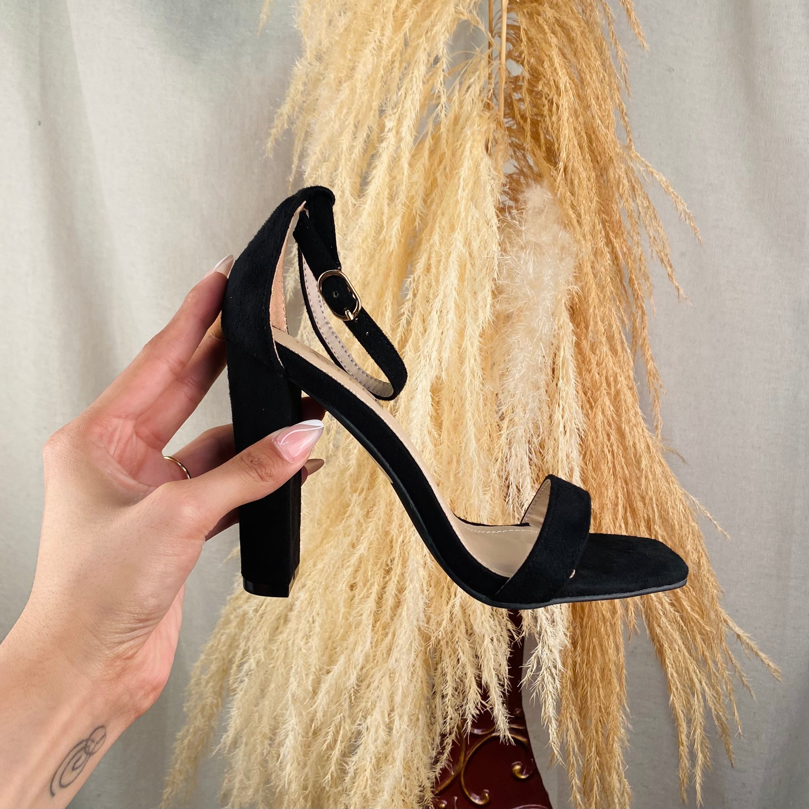Araceli Suede Heels (Black)