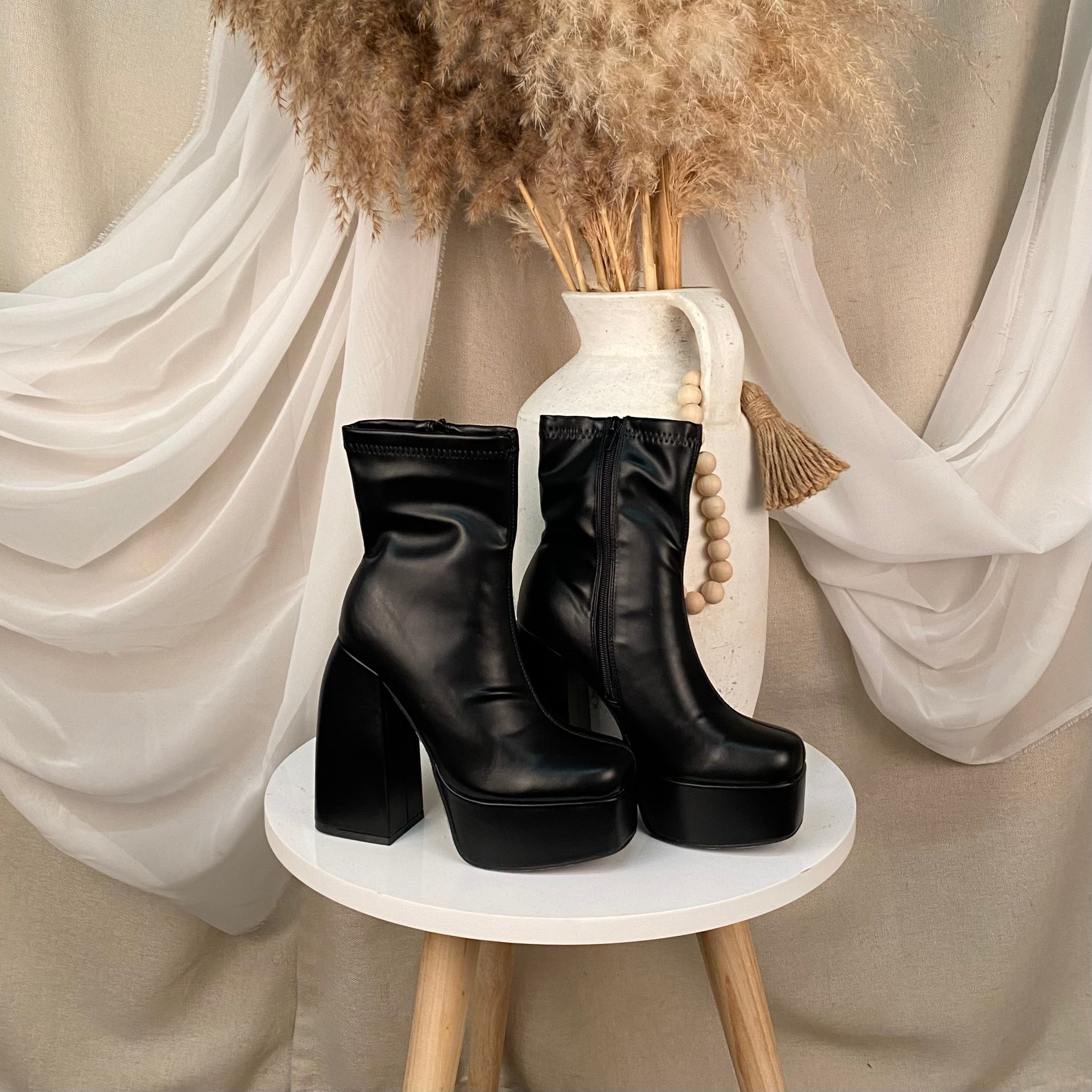 Celina Boots (Black)