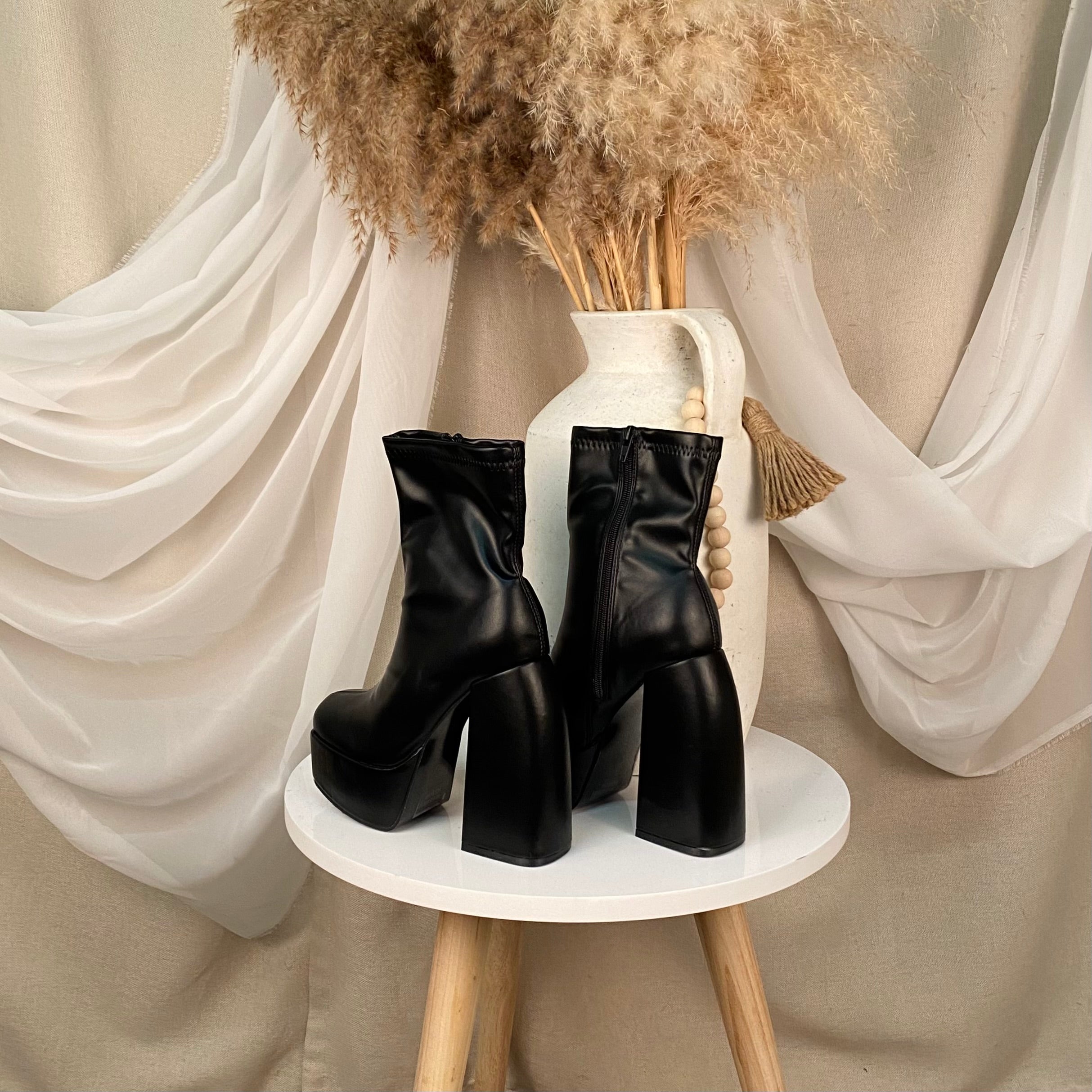 Celina Boots (Black)