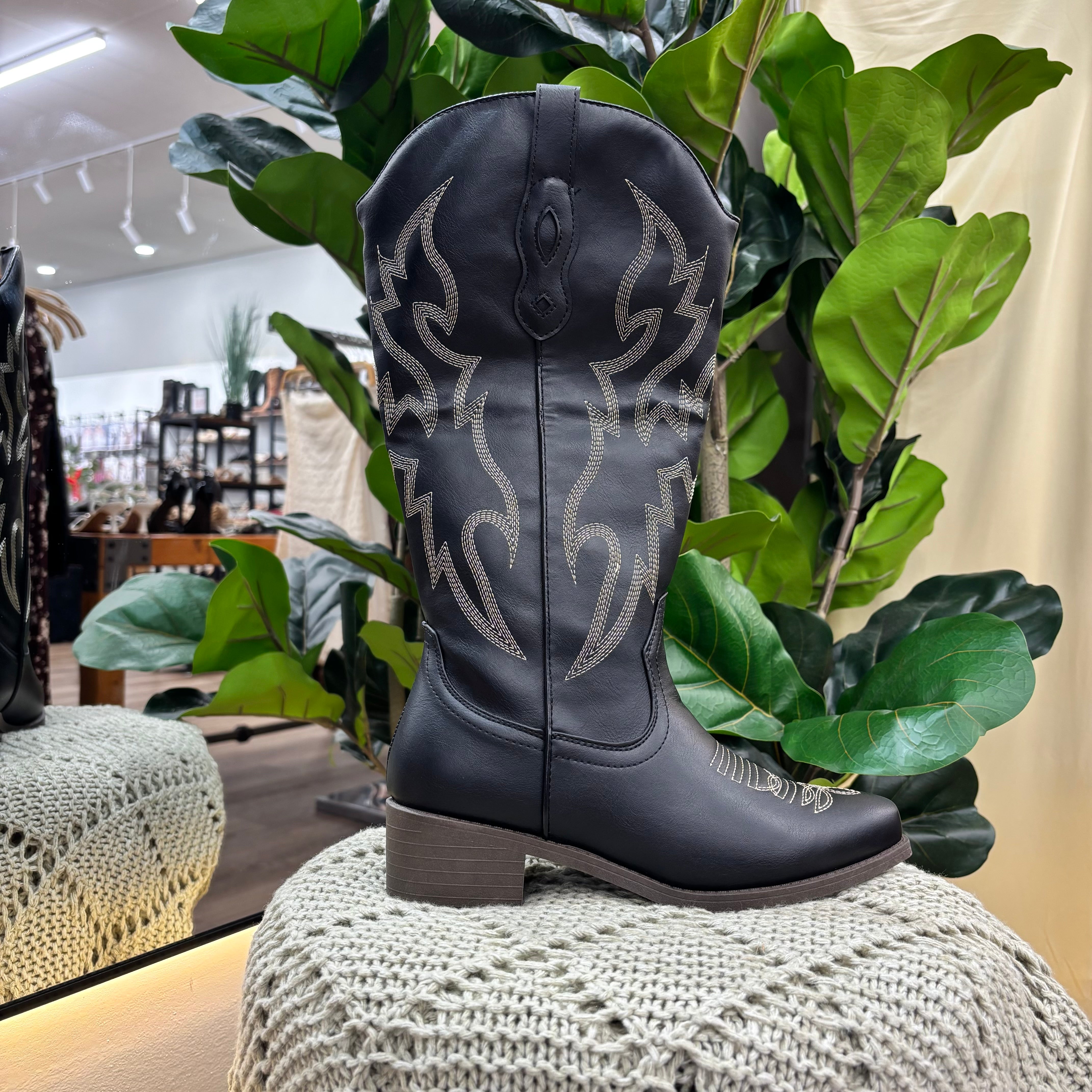 Skylar Boots (B Beige)