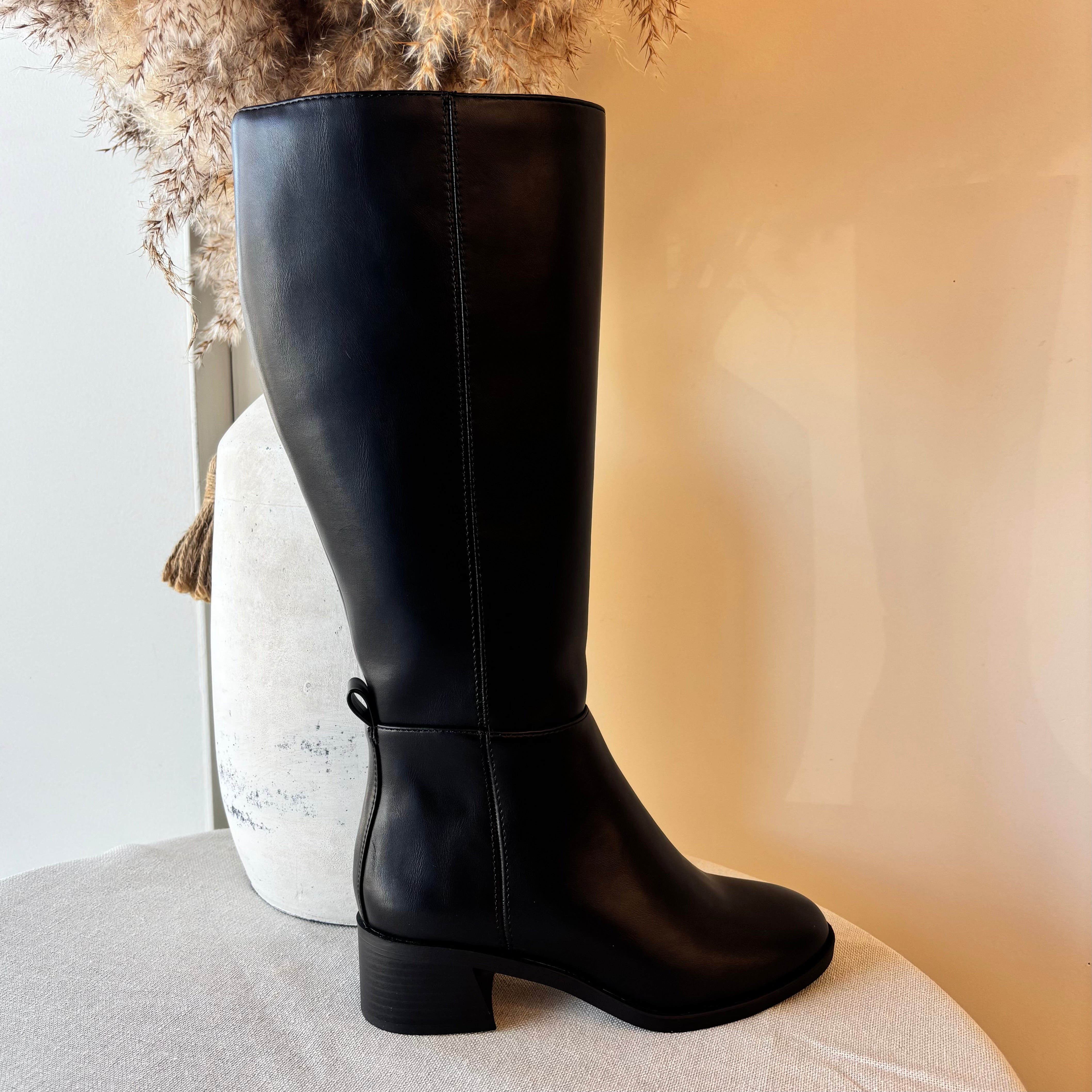 Julie Boots (Black)