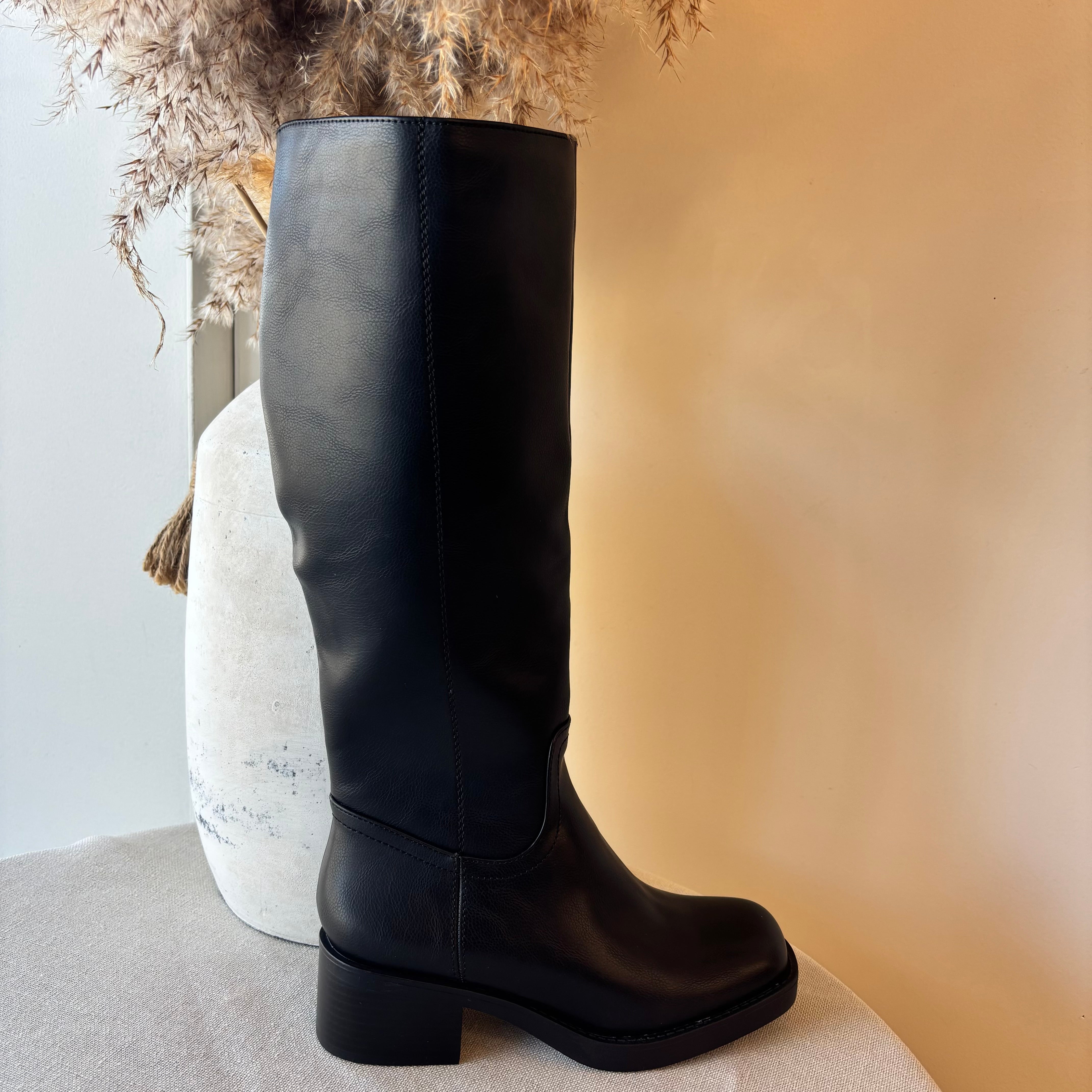 Chloe Boots (Black)
