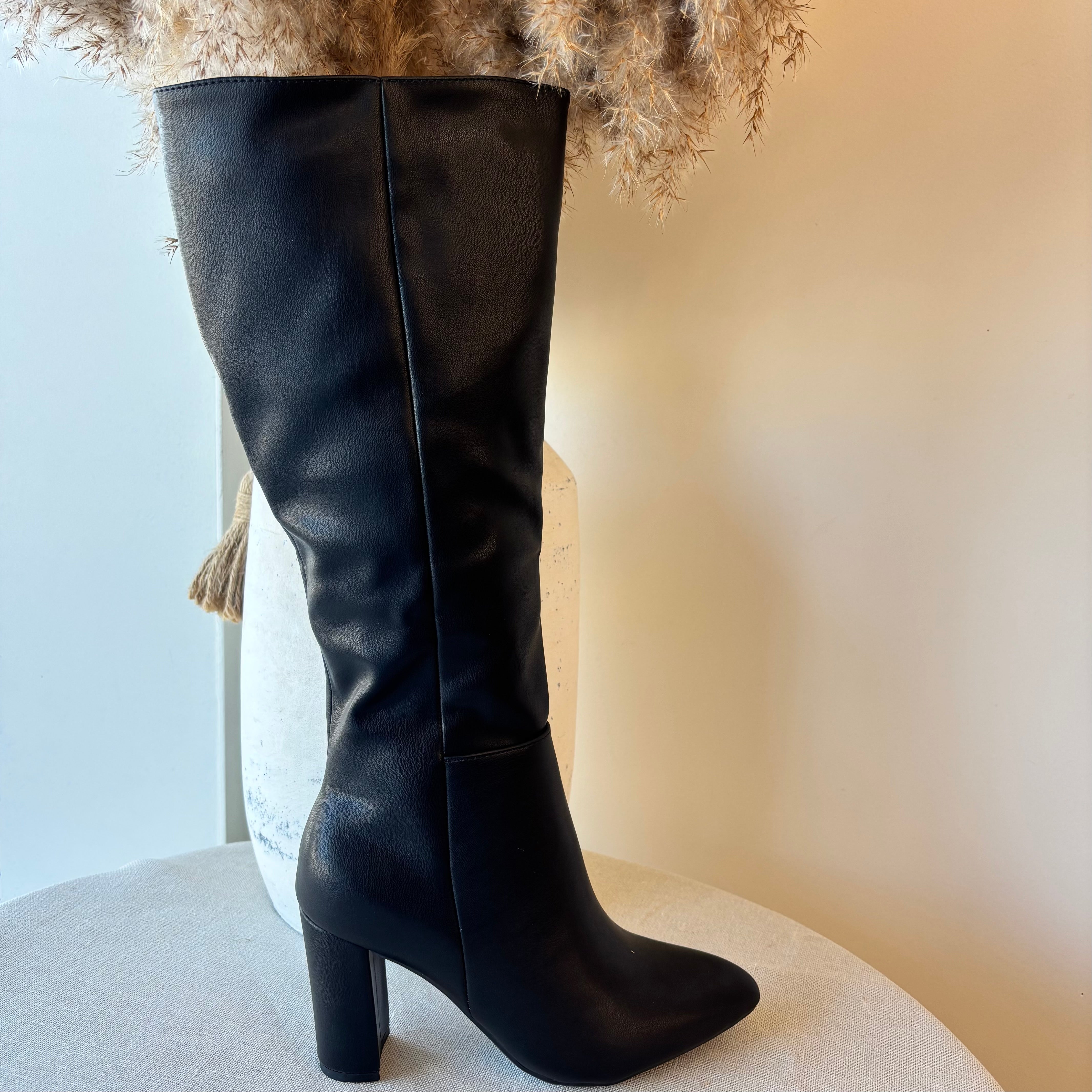 Selena Boots (Black)