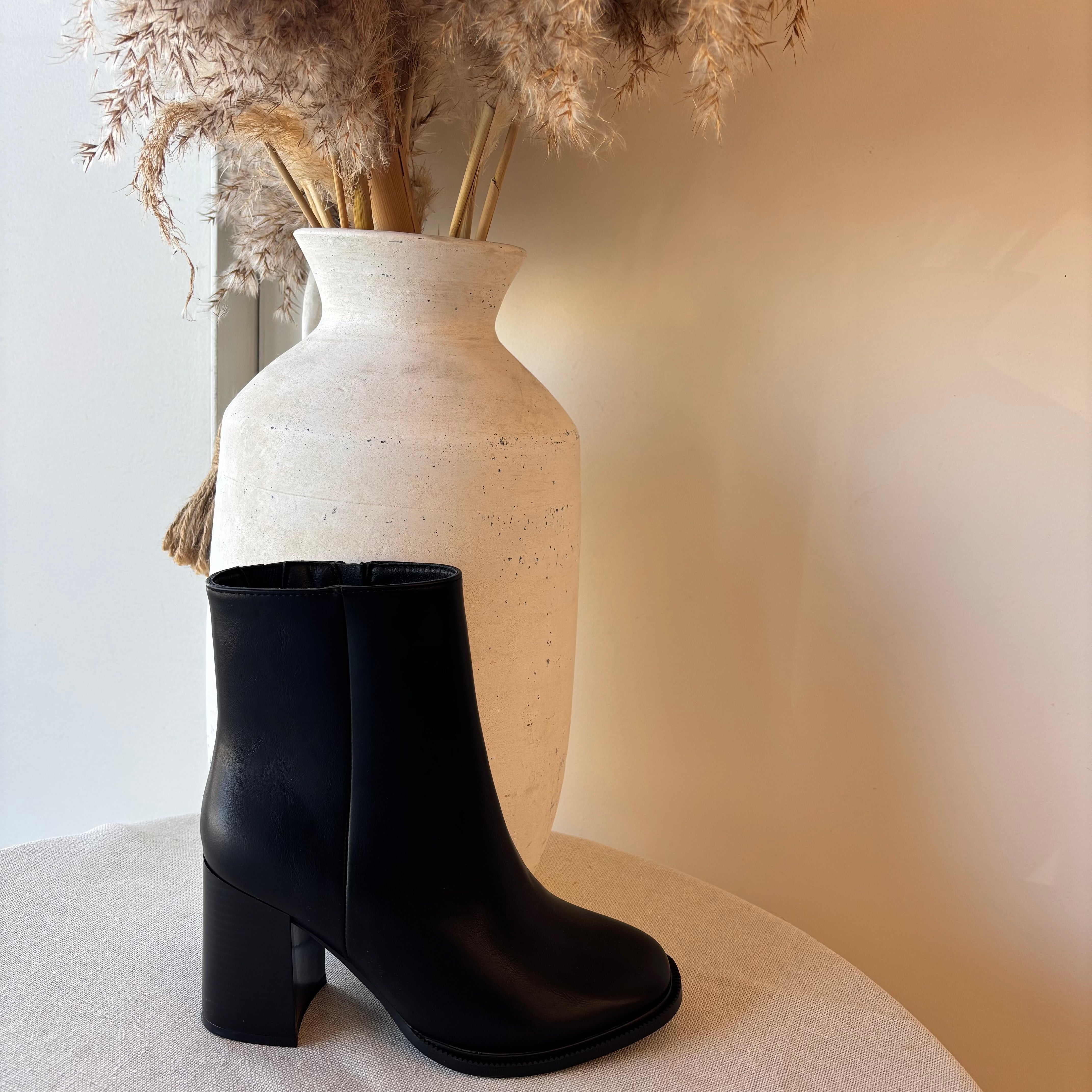 Adeline Boots (Black)