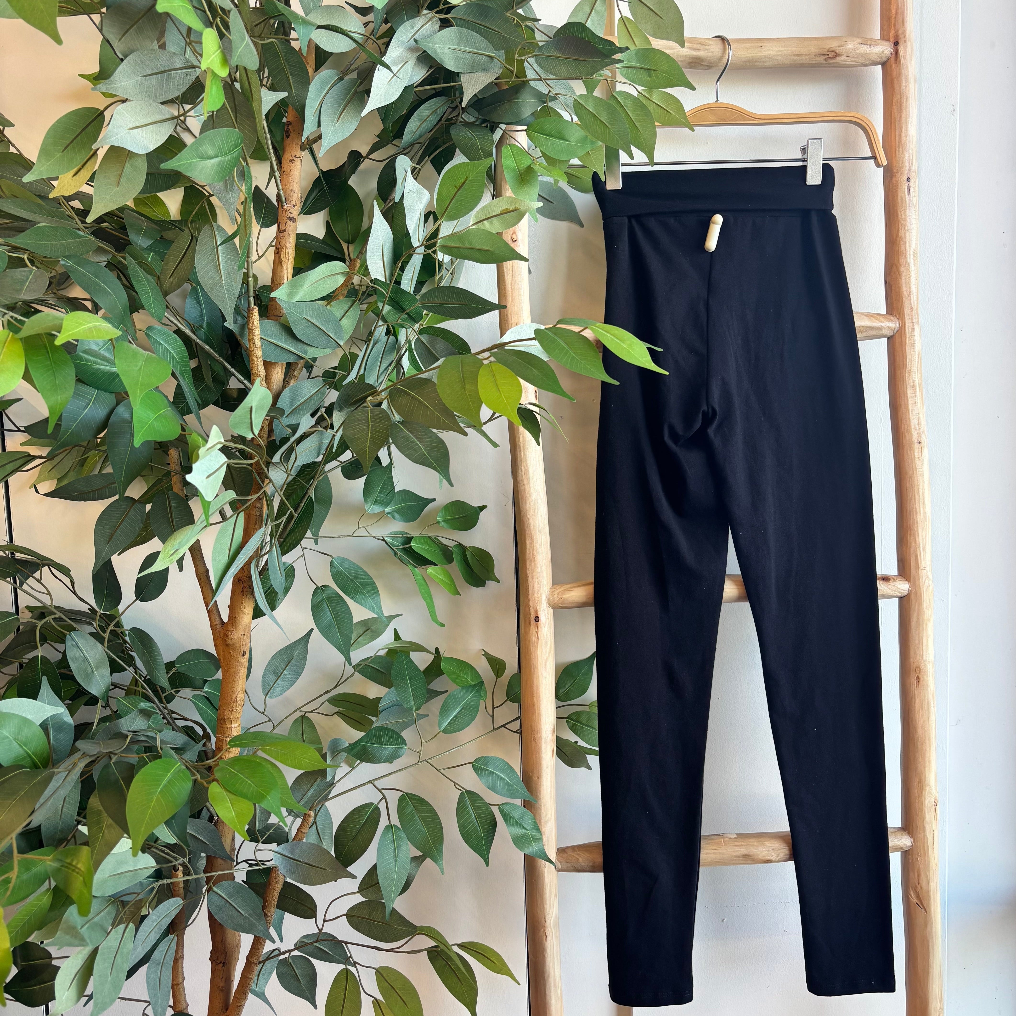 Kelsey Straight Leggings (Black)