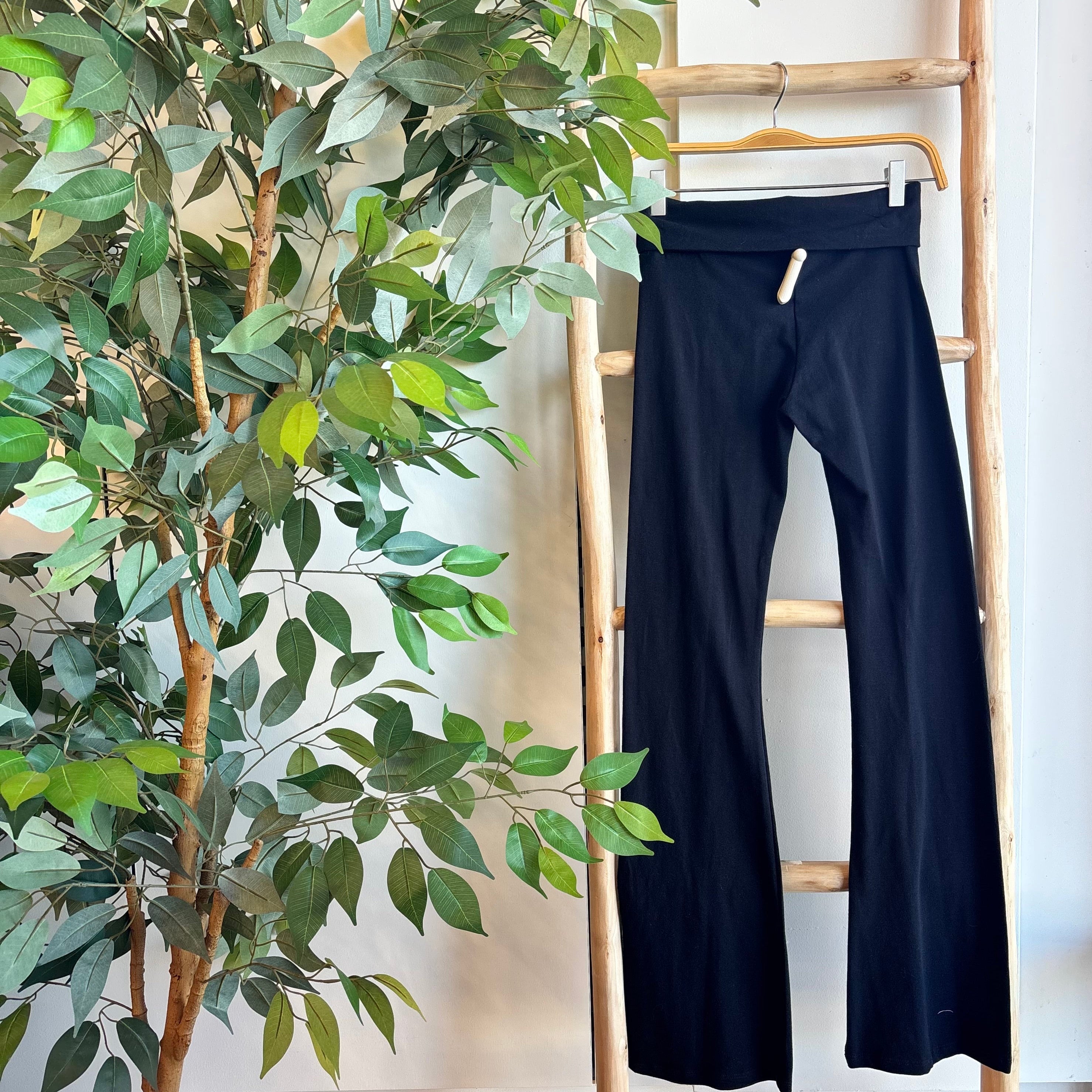Bailey Flare Leggings (Black)