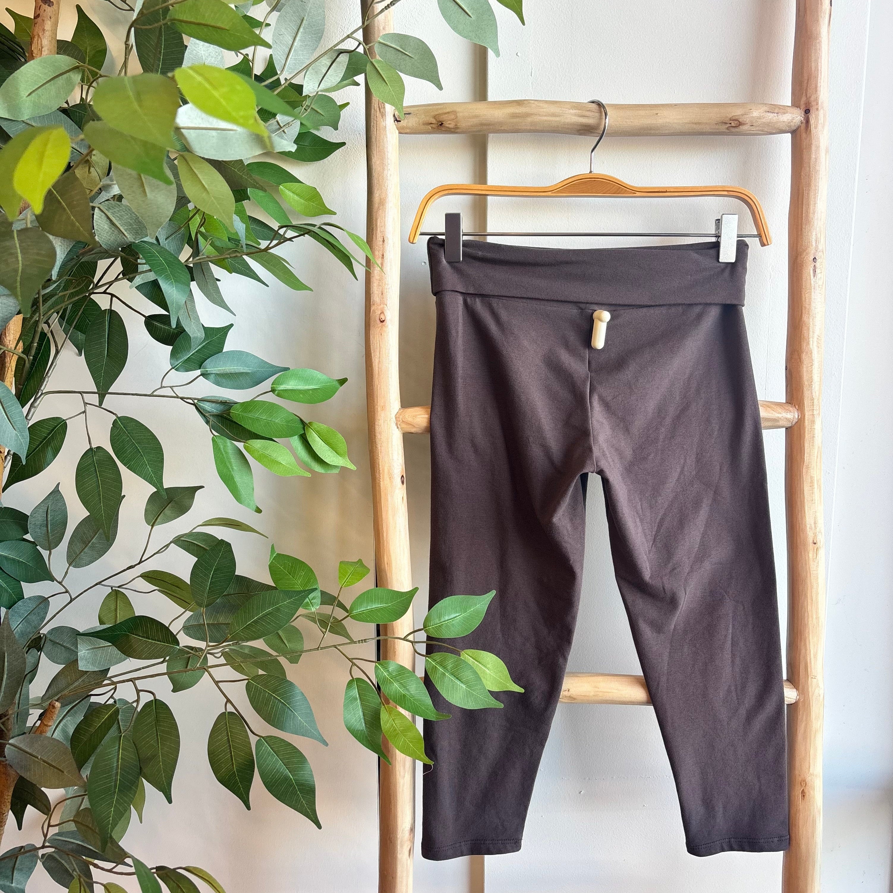 Hana Capri Leggings (Brown)