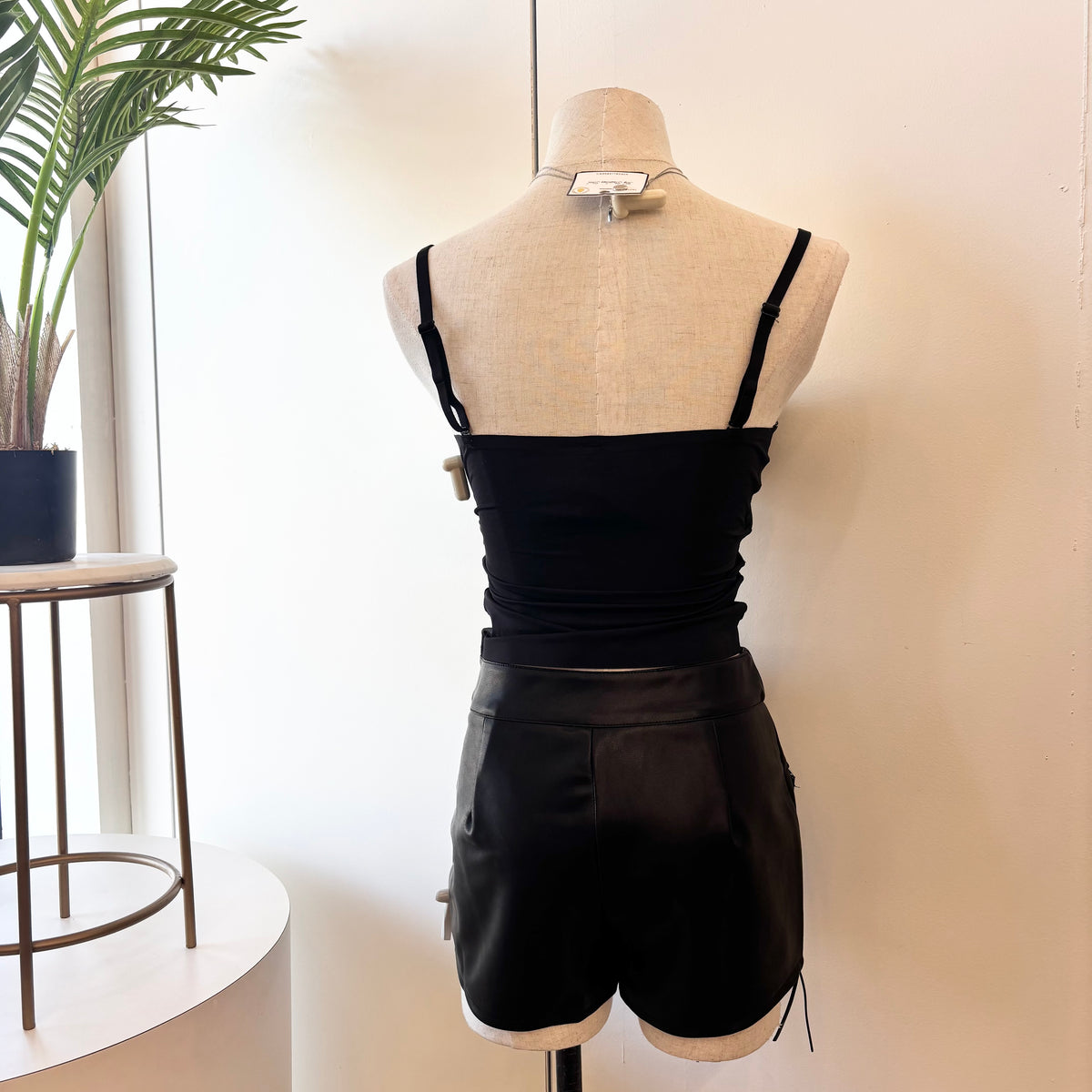 Vanessa Shorts (Black)
