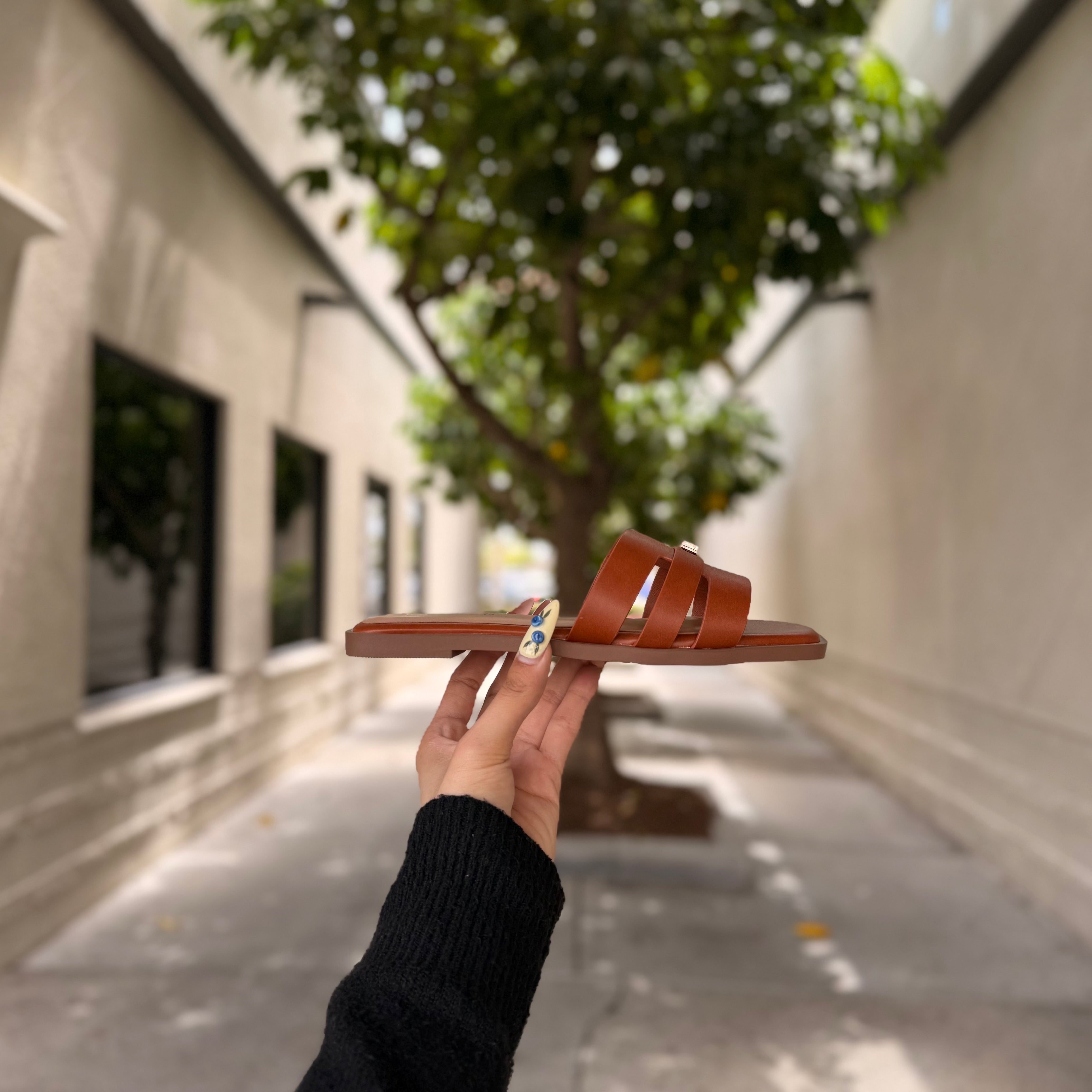 Aubrey Sandals (Camel)