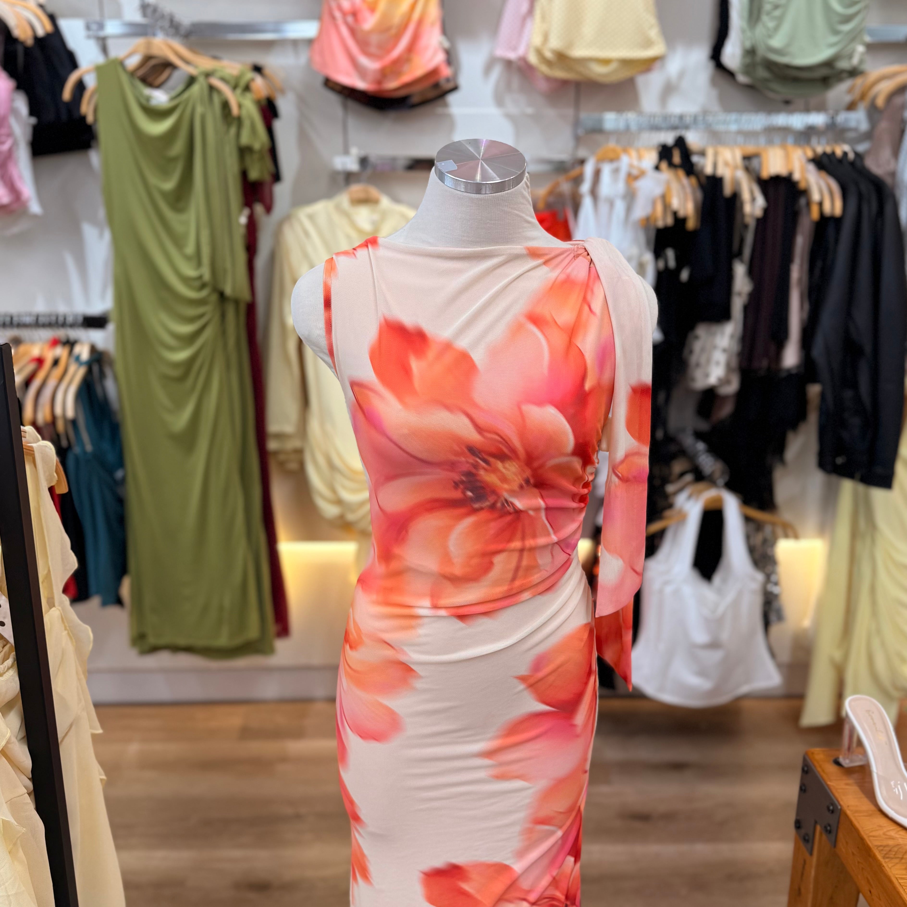 Daphne Dress (Coral)
