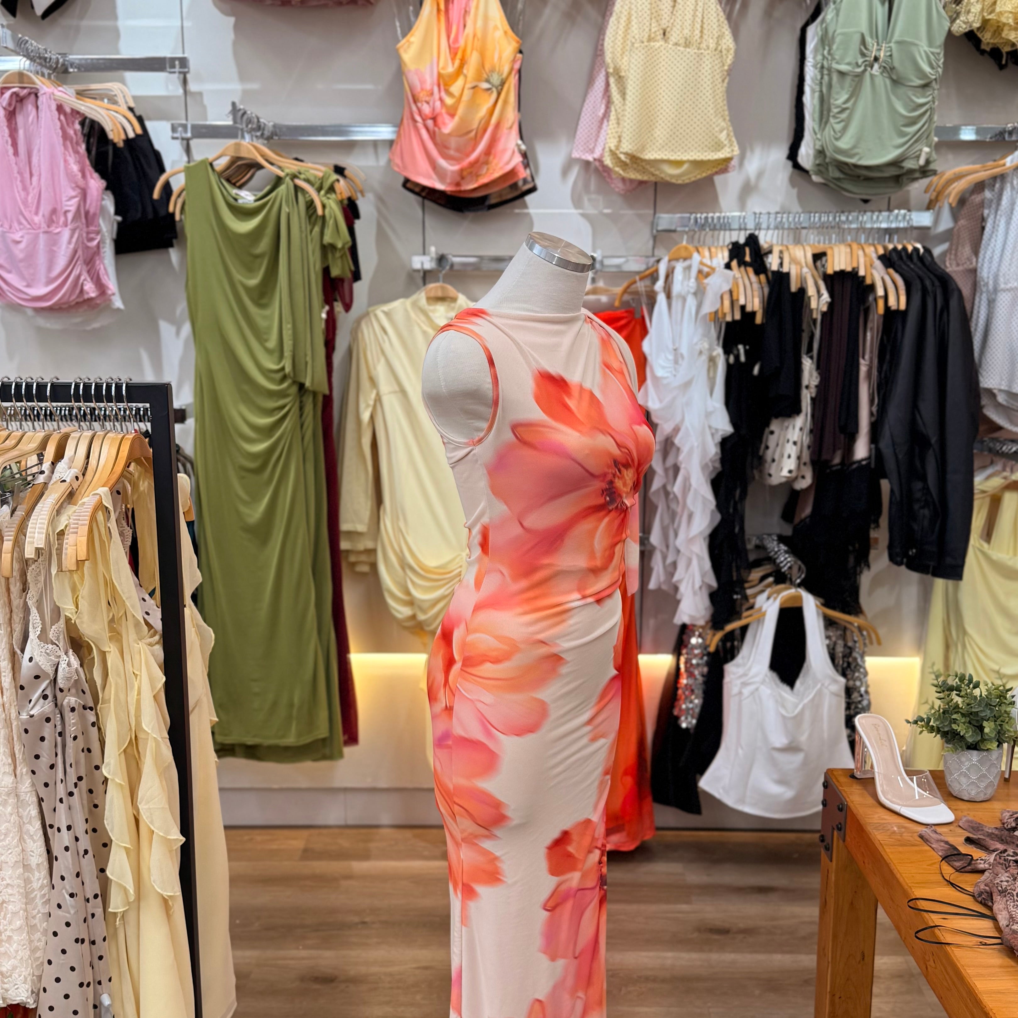 Daphne Dress (Coral)