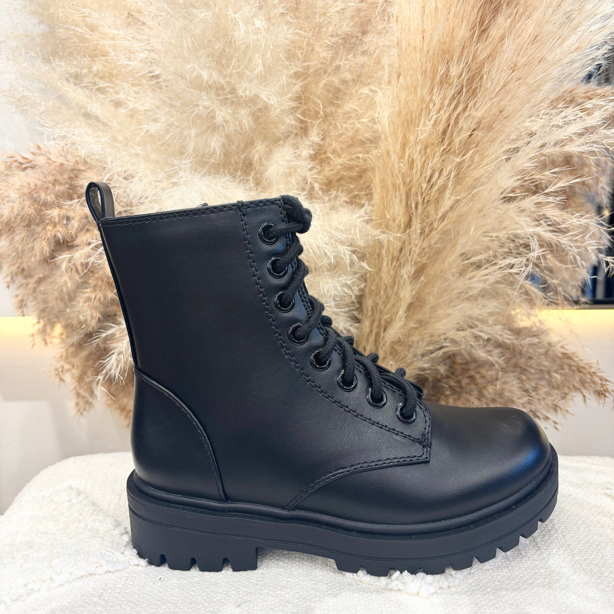 Alyssa Boots (Black)