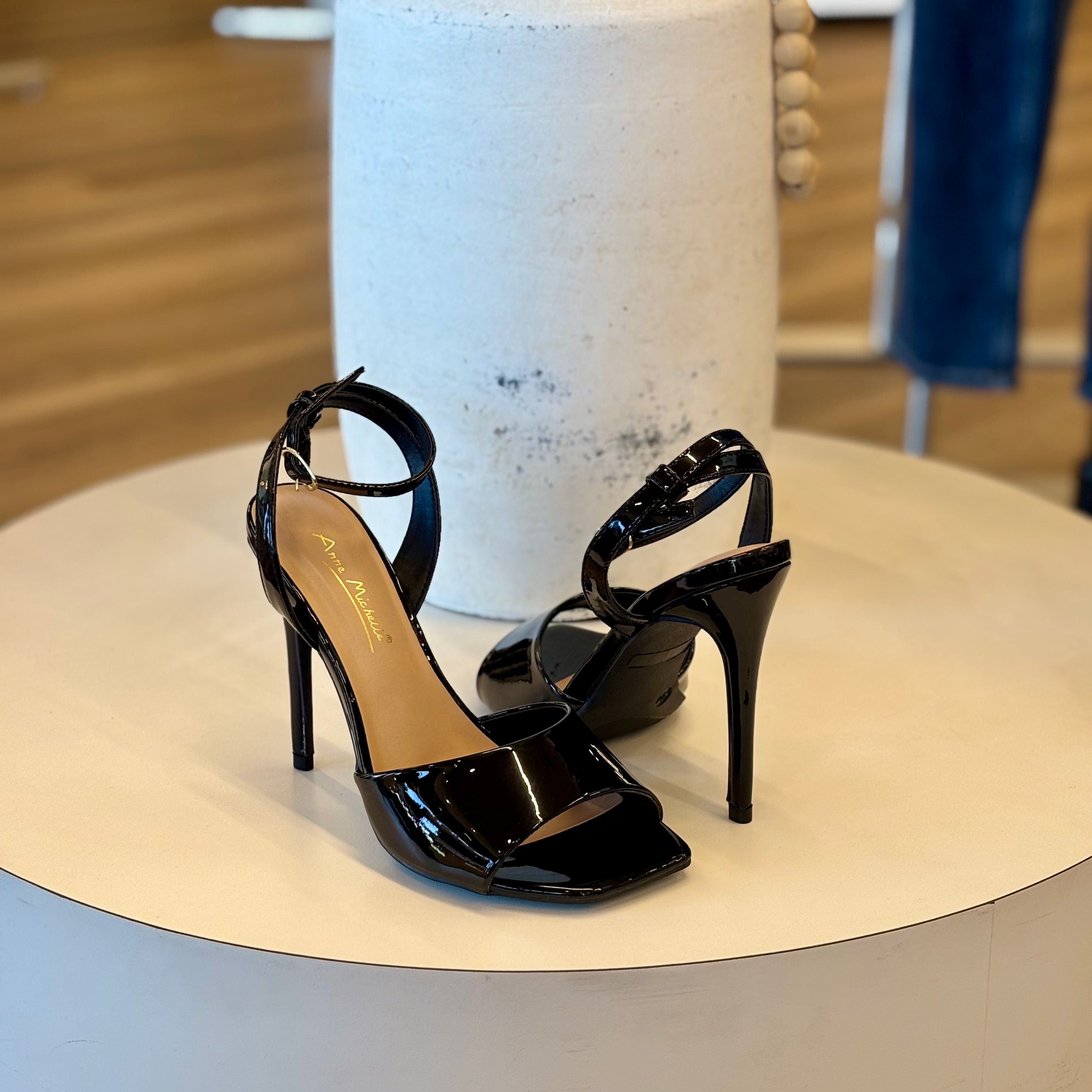 Nixie Heels (Black)