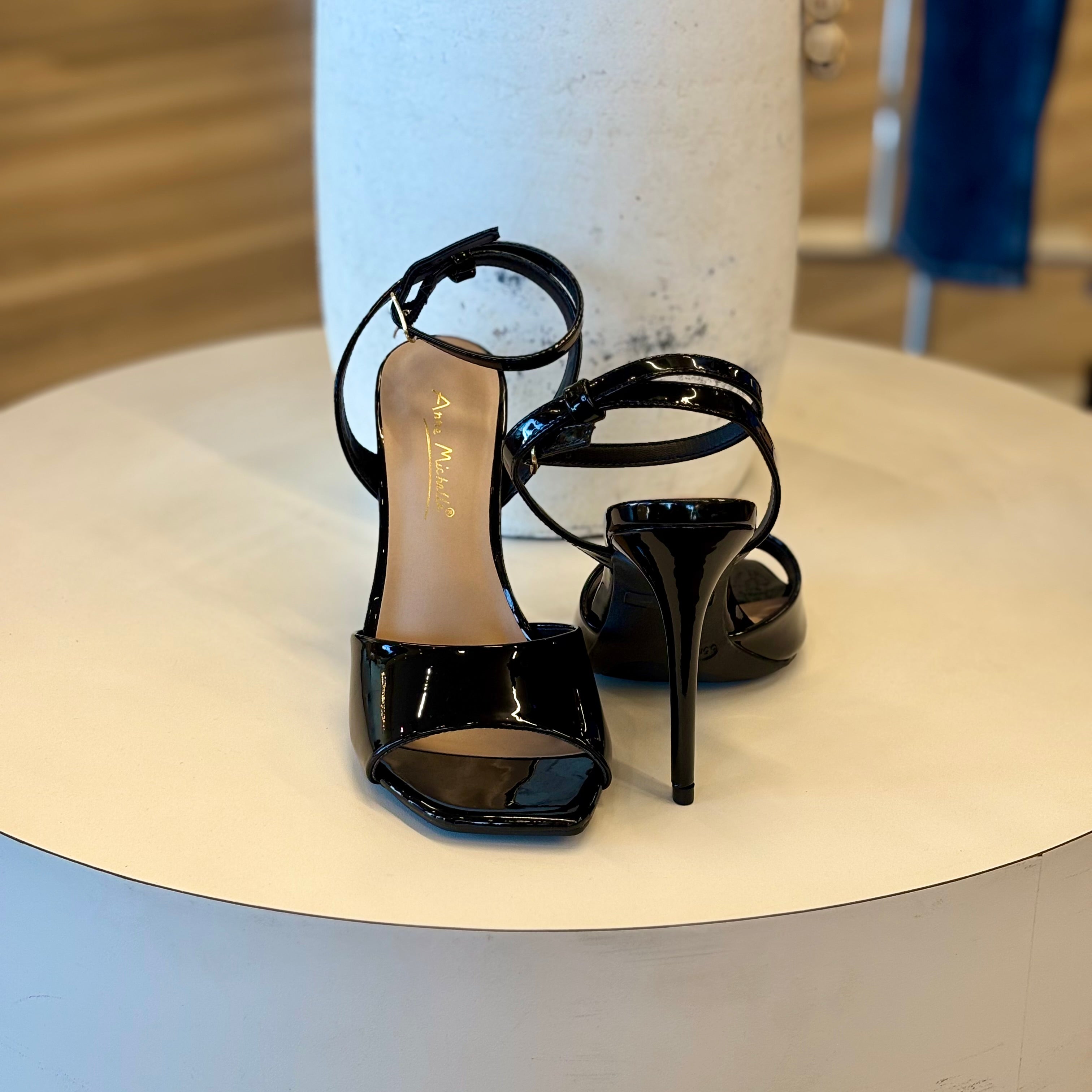 Nixie Heels (Black)