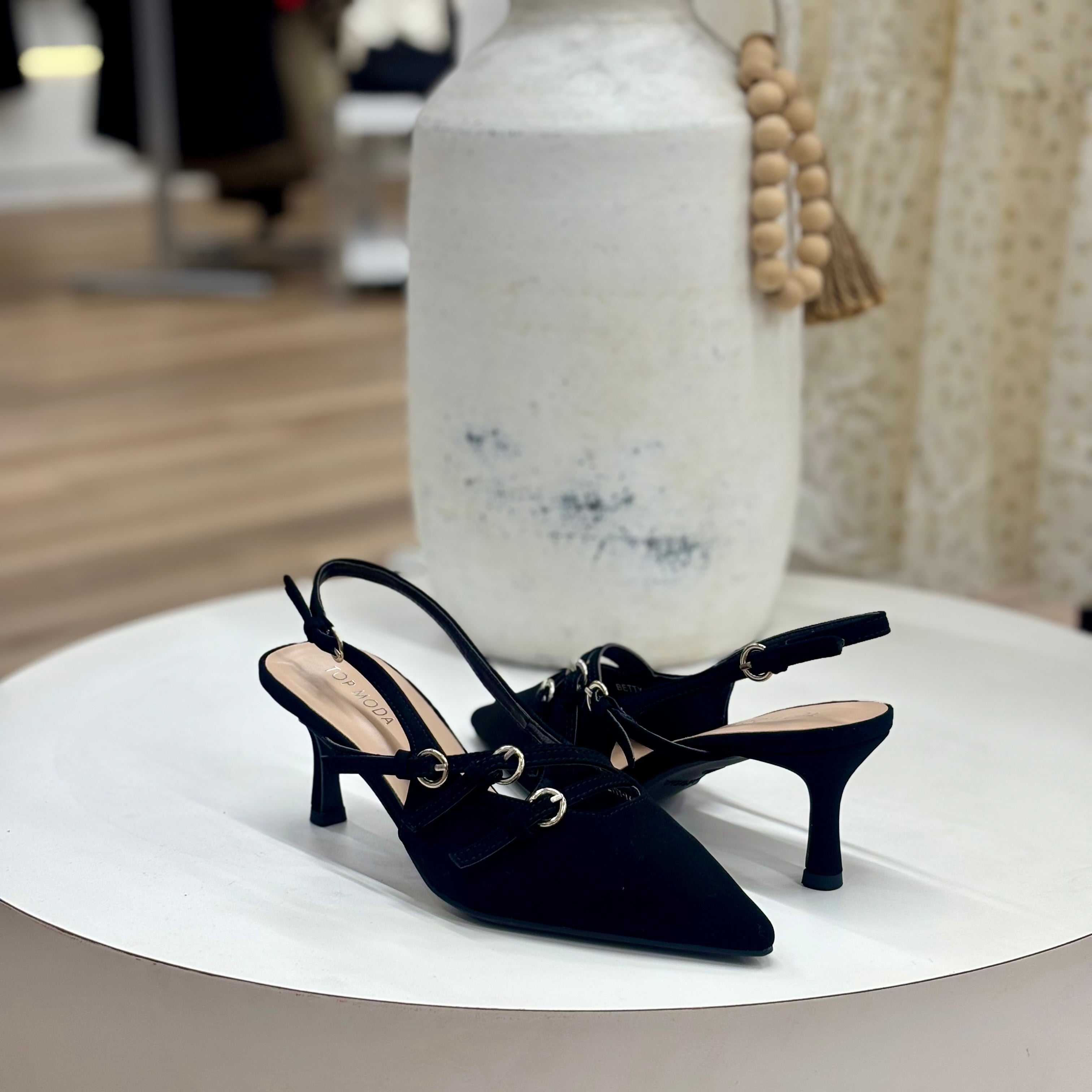 Taylor Heels (Black/ Nub)